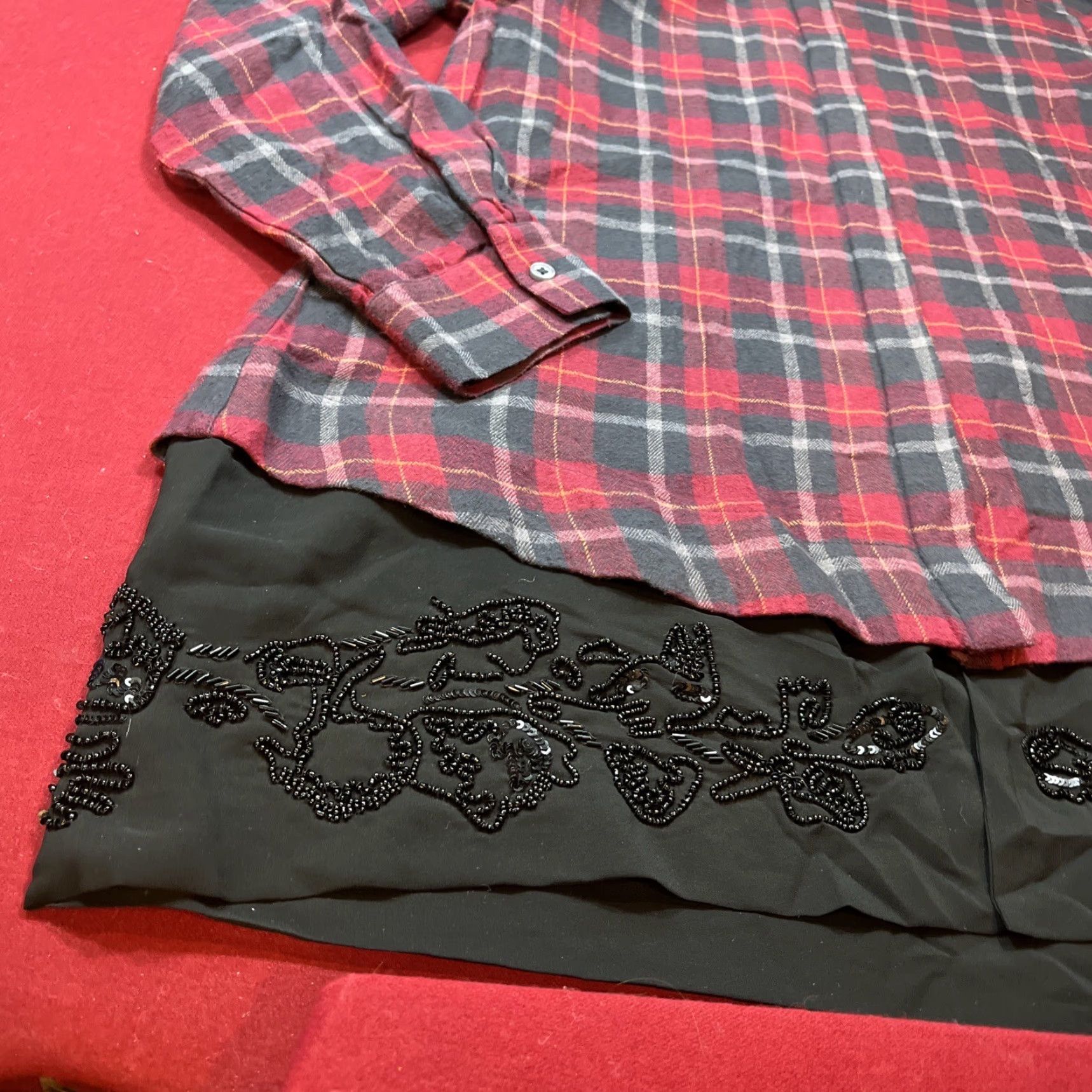 Soft Surroundings Soft Surroundings Shirt Women M Red Plaid Flannel Button-Up Long Sleeve Bling Hem Beads Collared Tunic Casual Fall Winter Boho Size M / US 6-8 / IT 42-44 - 5 Thumbnail