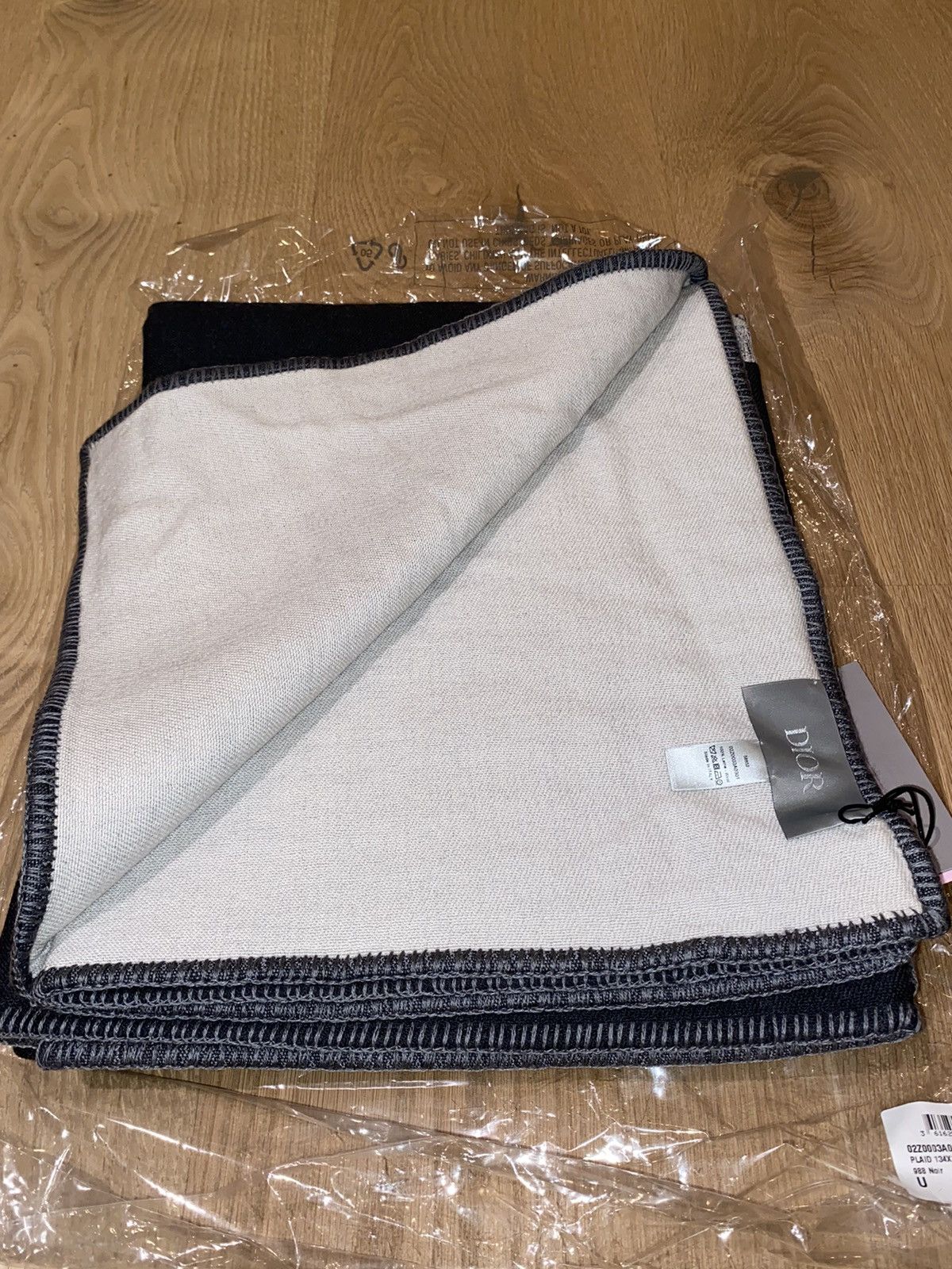Daniel Arsham × Dior Daniel Arsham x Dior Blanket Size ONE SIZE - 2 Thumbnail