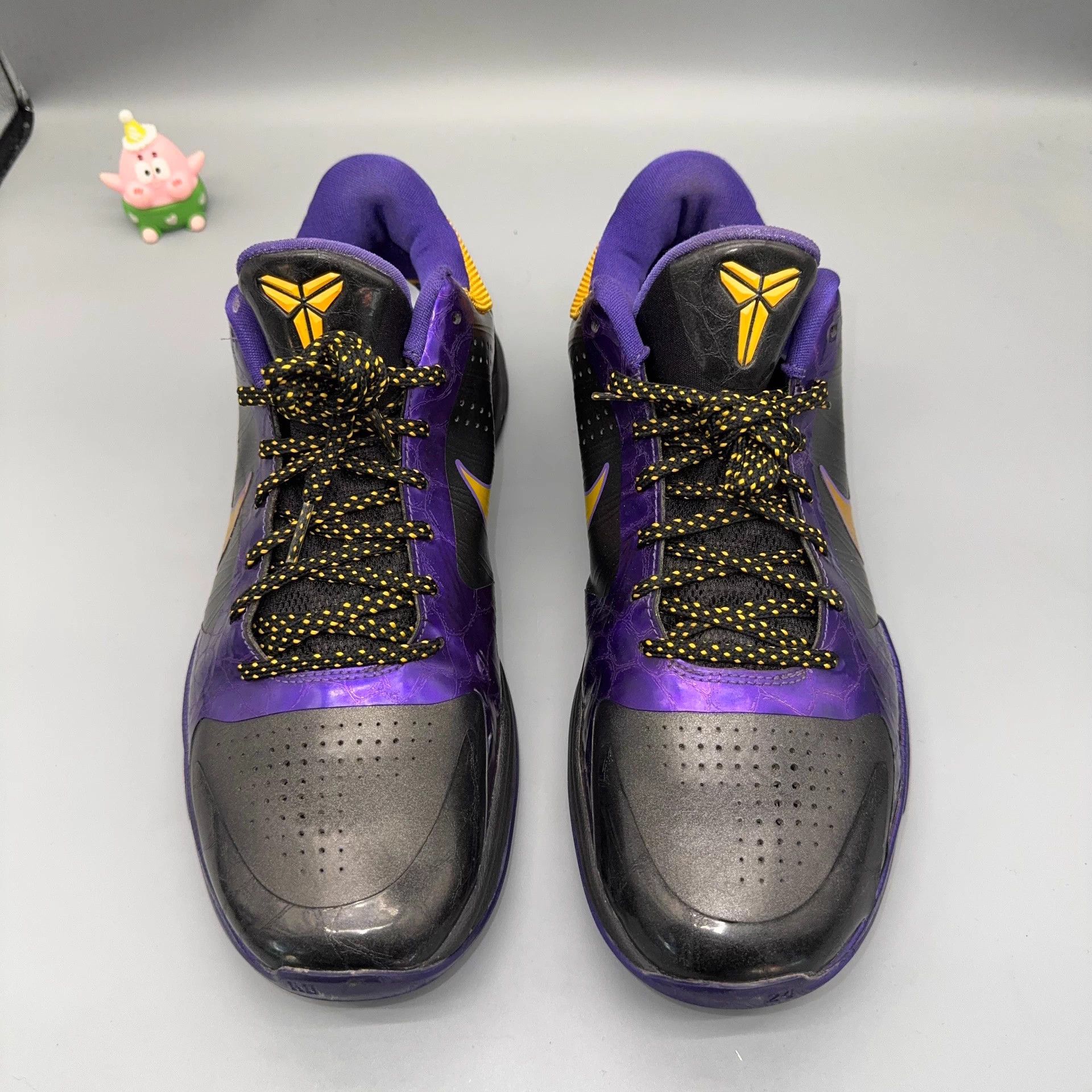 Nike Nike Kobe 5 Purple Gold 43 (Slight Wear) Size US 10 / EU 43 - 2 Thumbnail