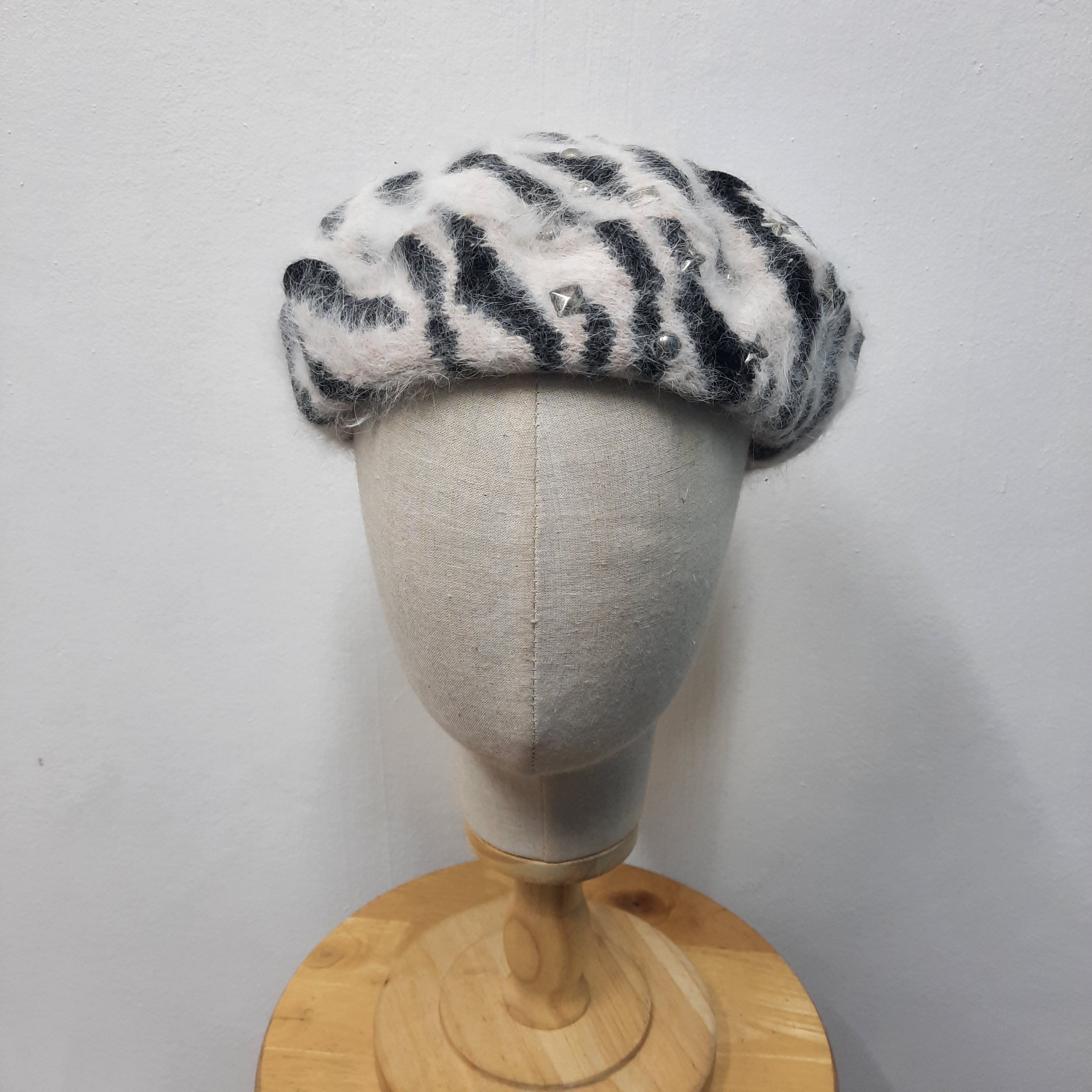 Tornado Mart ☠️ Japanese brand punk rock style zibra fur beret hat Size ONE SIZE - 2 Thumbnail