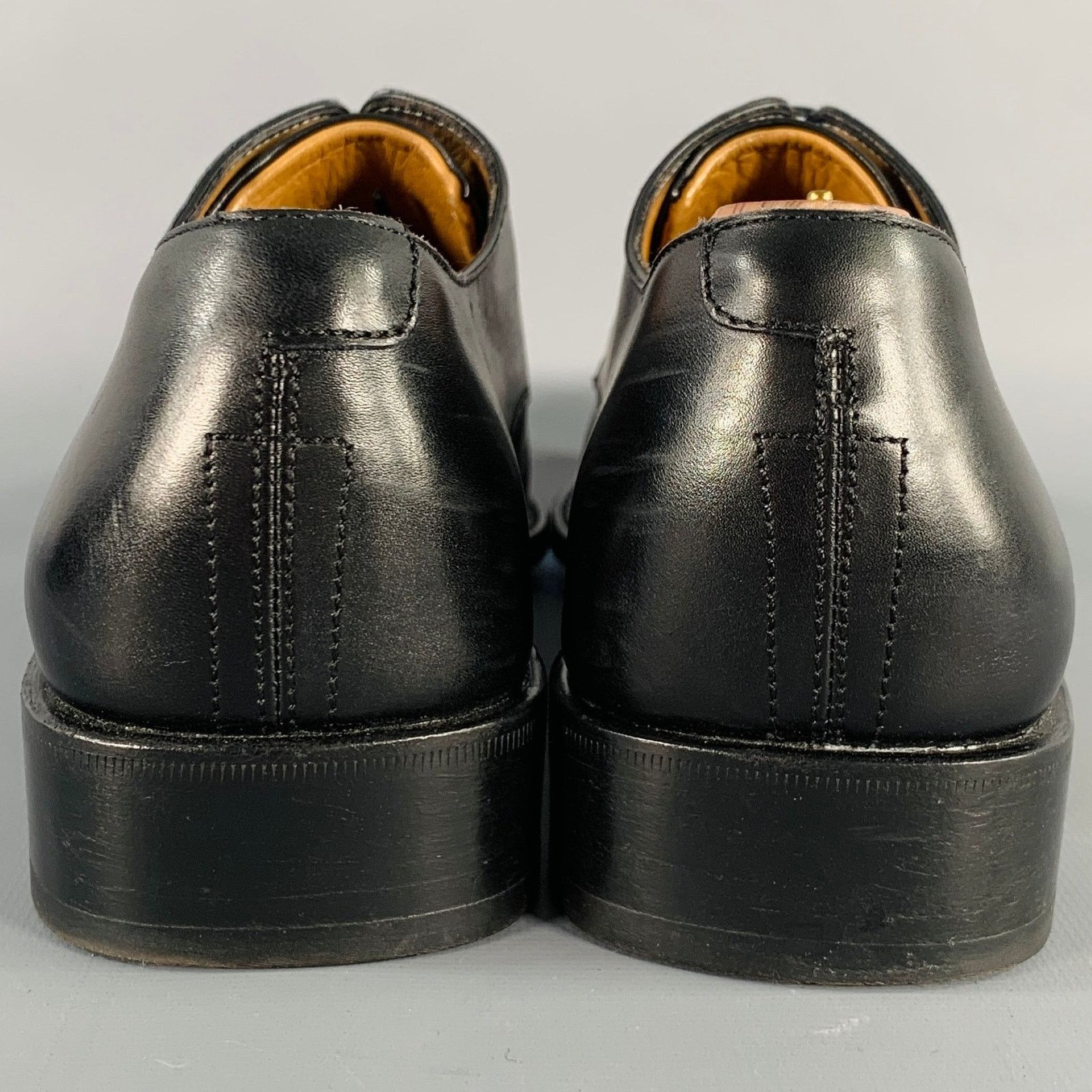 Salvatore Ferragamo Size 8.5 Black Leather Perforated Lace-Up Shoes Size US 8.5 / EU 41-42 - 3 Thumbnail