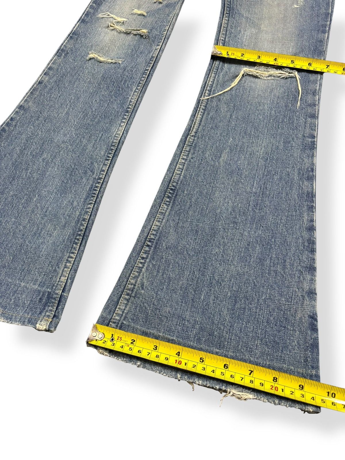 Le Grande Bleu (L.G.B.) Le Grande Bleu L.G.B. Wolfcut Flare Distressed Jeans Size US 29 - 16 Thumbnail