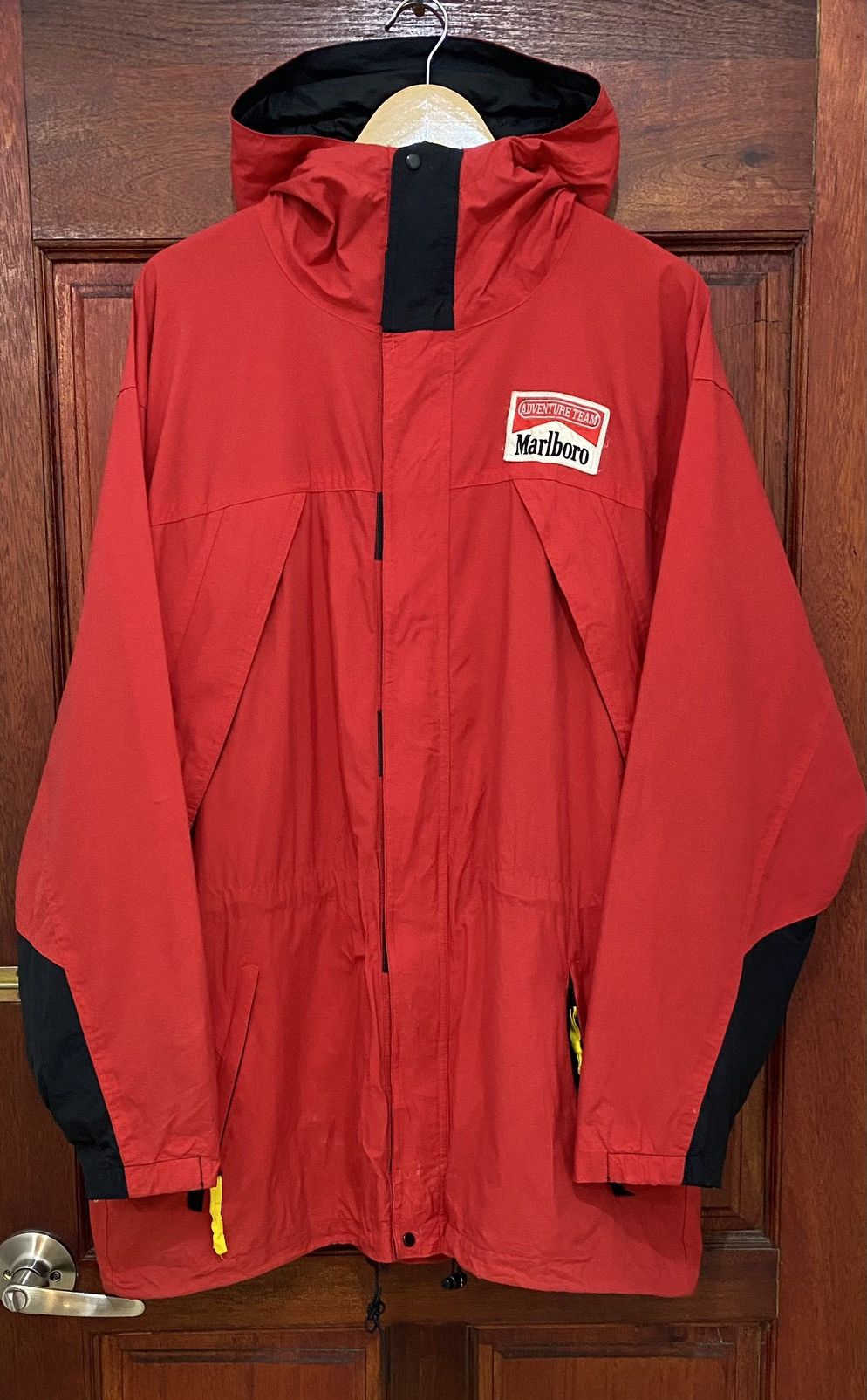 Marlboro Vintage Marlboro Adventure Lightweight Waterproof Jacket Size US L / EU 52-54 / 3 - 1 Thumbnail