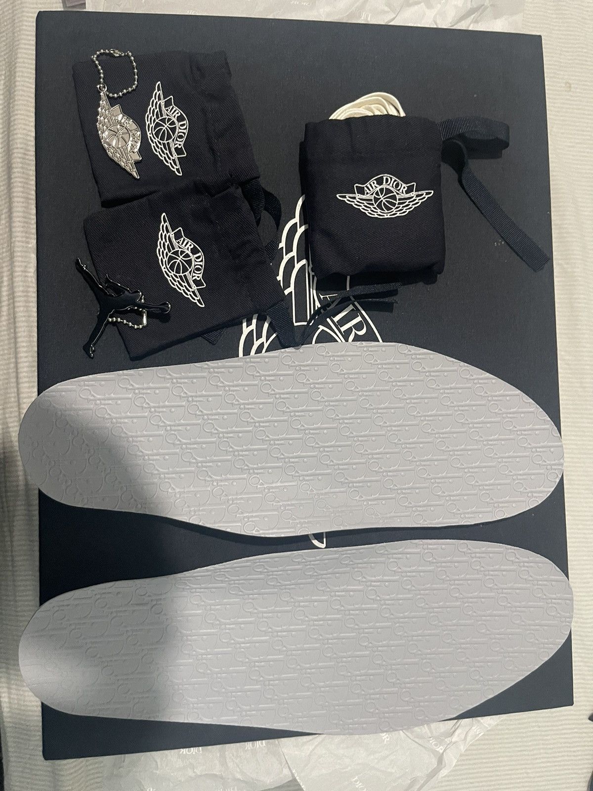 Dior × Jordan Brand Air Jordan 1 Dior High Size US 11 / EU 44 - 12 Thumbnail