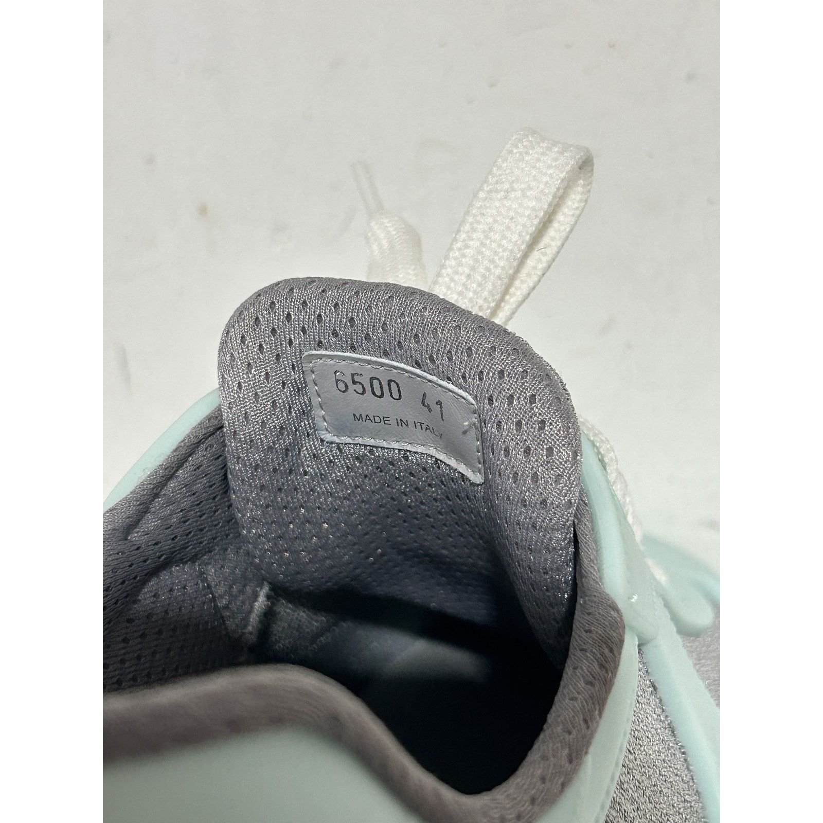 Prada PRADA AMERICA CUP RUBBER MINT SIZE 41 (US 8) PREOWNED Size US 8 / EU 41 - 6 Thumbnail