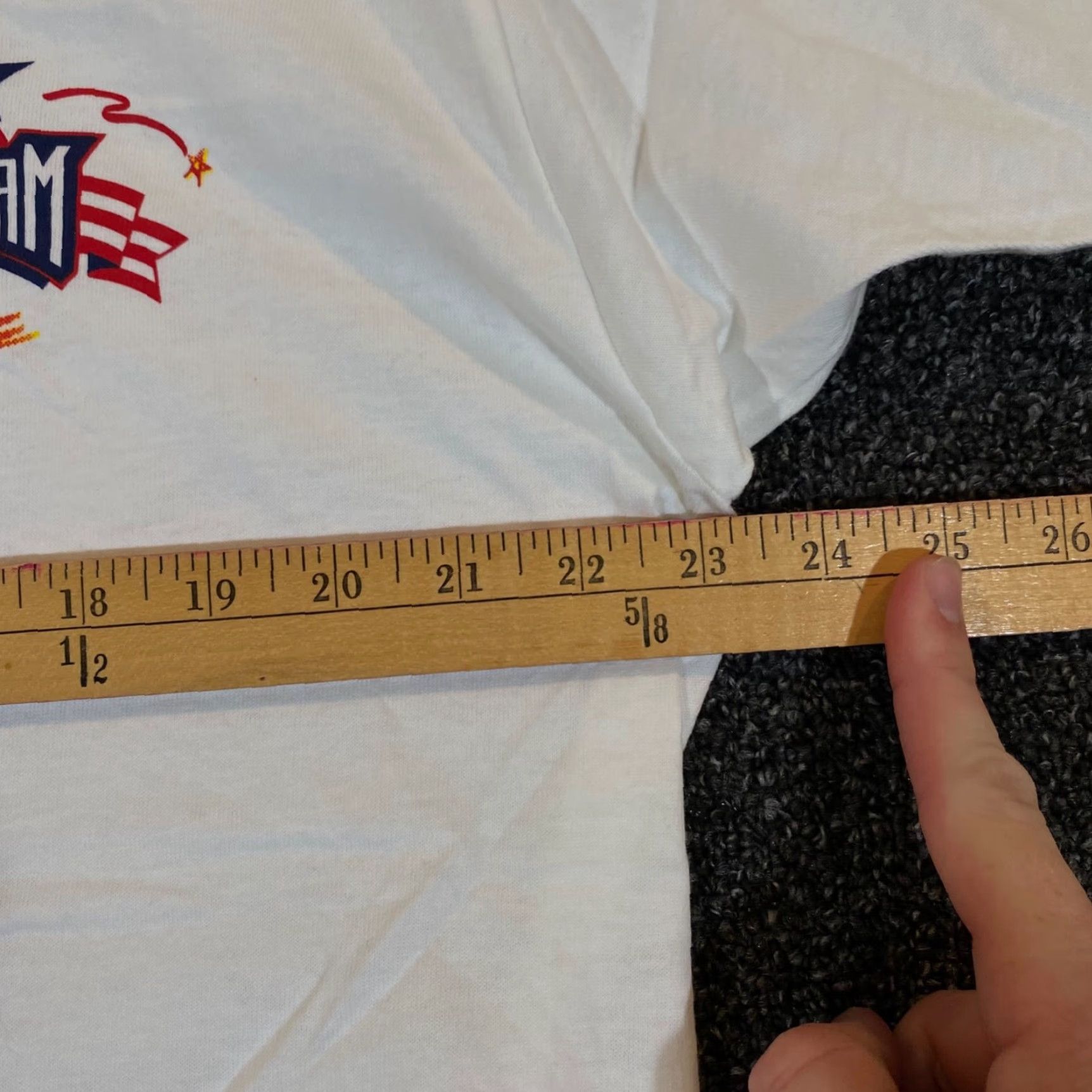 Fruit Of The Loom VINTAGE Fruit of the Loom Dream Team Basketball Shirt Mens XL White Logo Tee S/S 1990s Size US XL / EU 56 / 4 - 6 Thumbnail