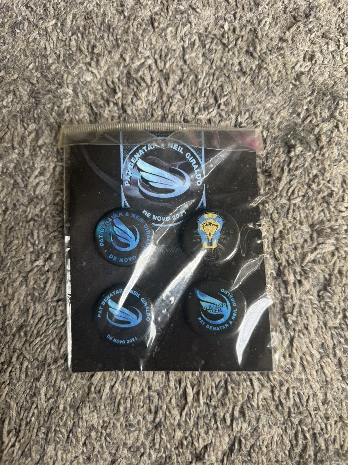 Hypebeast 2021 Pat Benatar & Neil Giraldo De Novo Tour 4-Pack Pin Set Size ONE SIZE - 1 Thumbnail