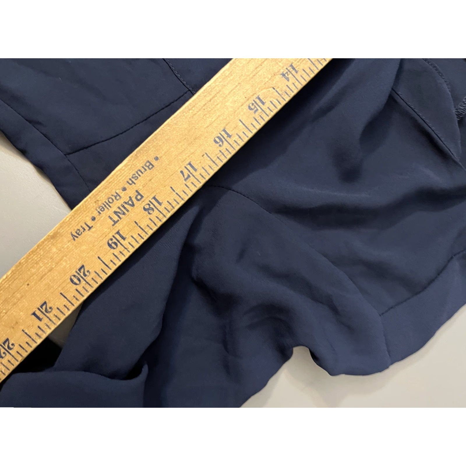H&M VINTAGE H&M Divided Navy Blue Button-Down Shirt Womens Size 6 Casual Solid Size M / US 6-8 / IT 42-44 - 5 Thumbnail