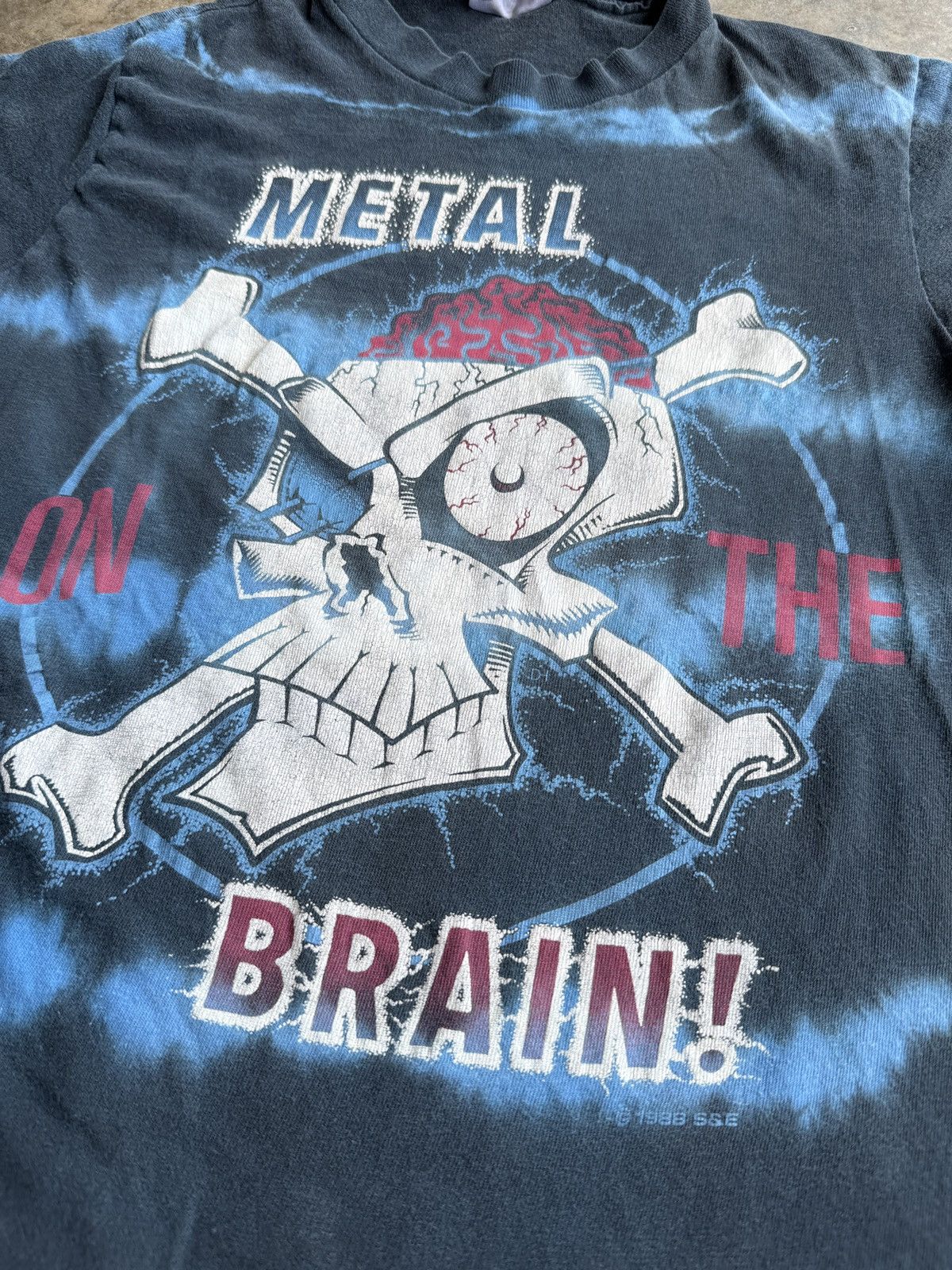 Vintage *RARE* VINTAGE 80s 1988 METAL ON THE BRAIN SKULL TIE DYE TEE Size US S / EU 44-46 / 1 - 2 Thumbnail