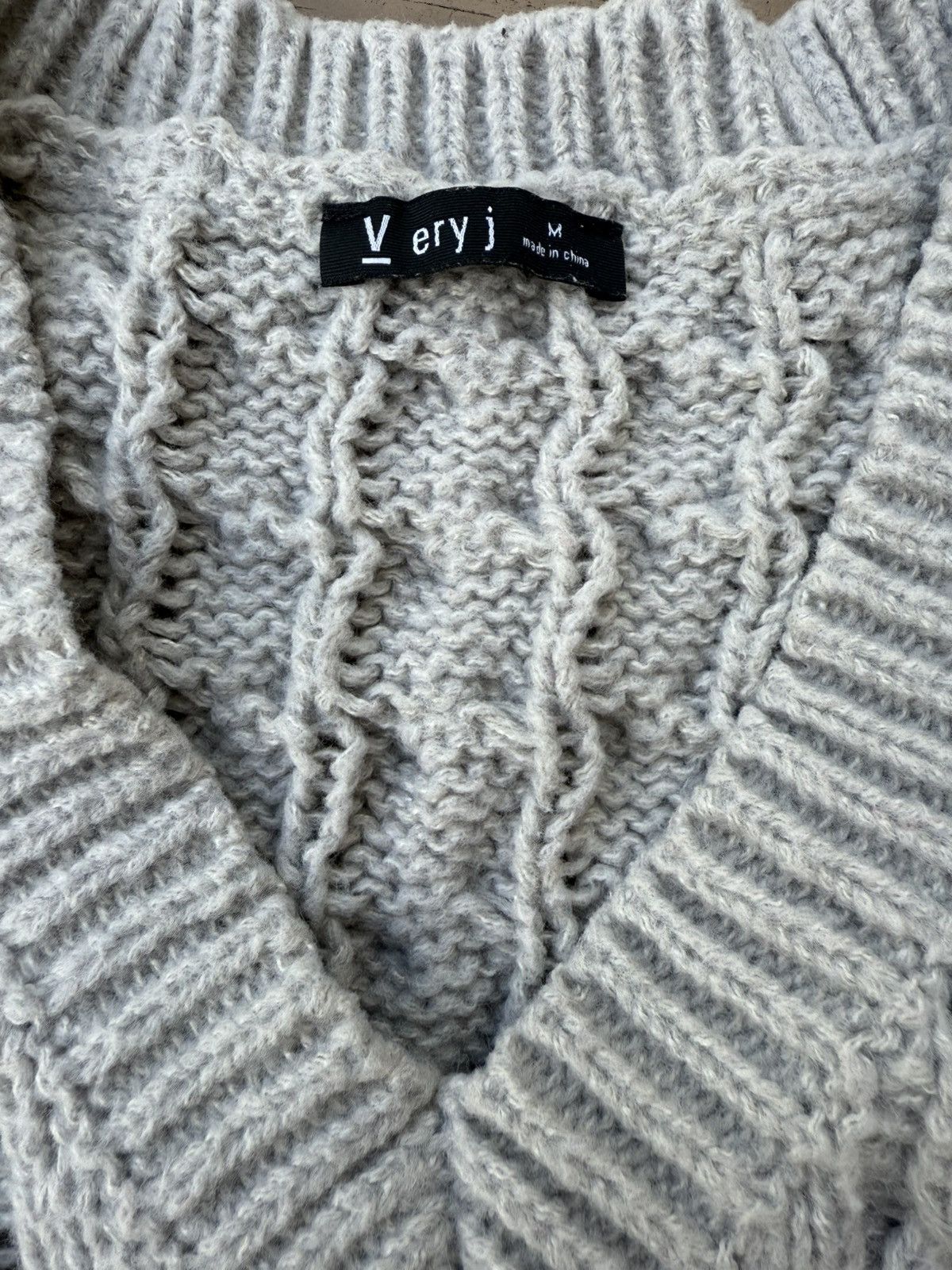 Other Very J Sleeveless Gray Cable Knit Sweater Vest Top Medium Size M / US 6-8 / IT 42-44 - 6 Thumbnail