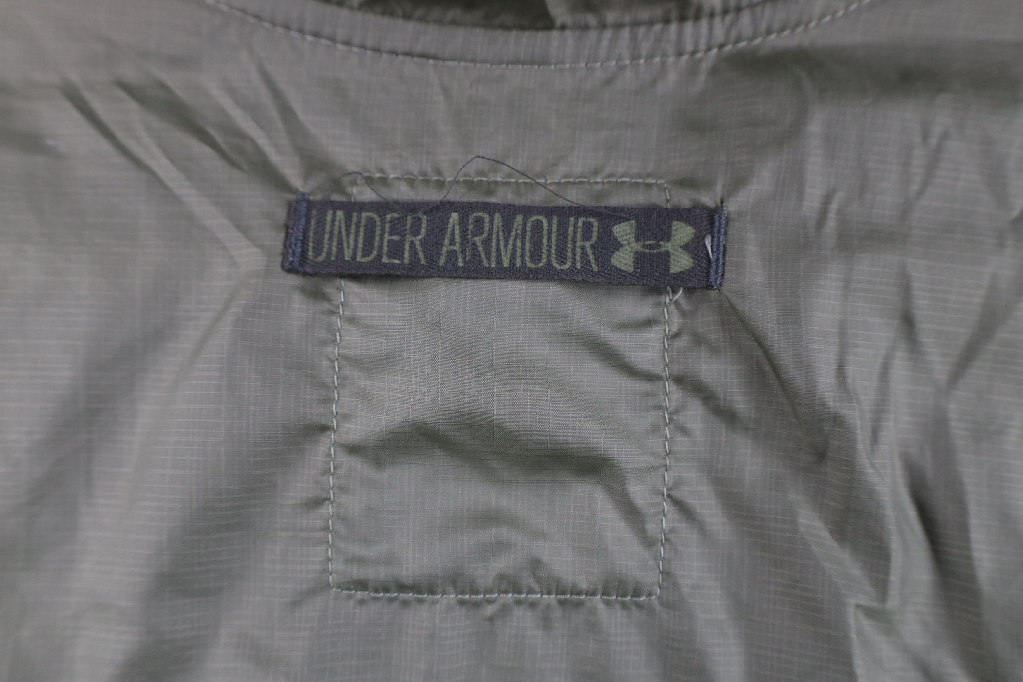 Under Armour Vintage Under Armour Full Zip Hooded Windbreaker Jacket Size L / US 10 / IT 46 - 12 Thumbnail