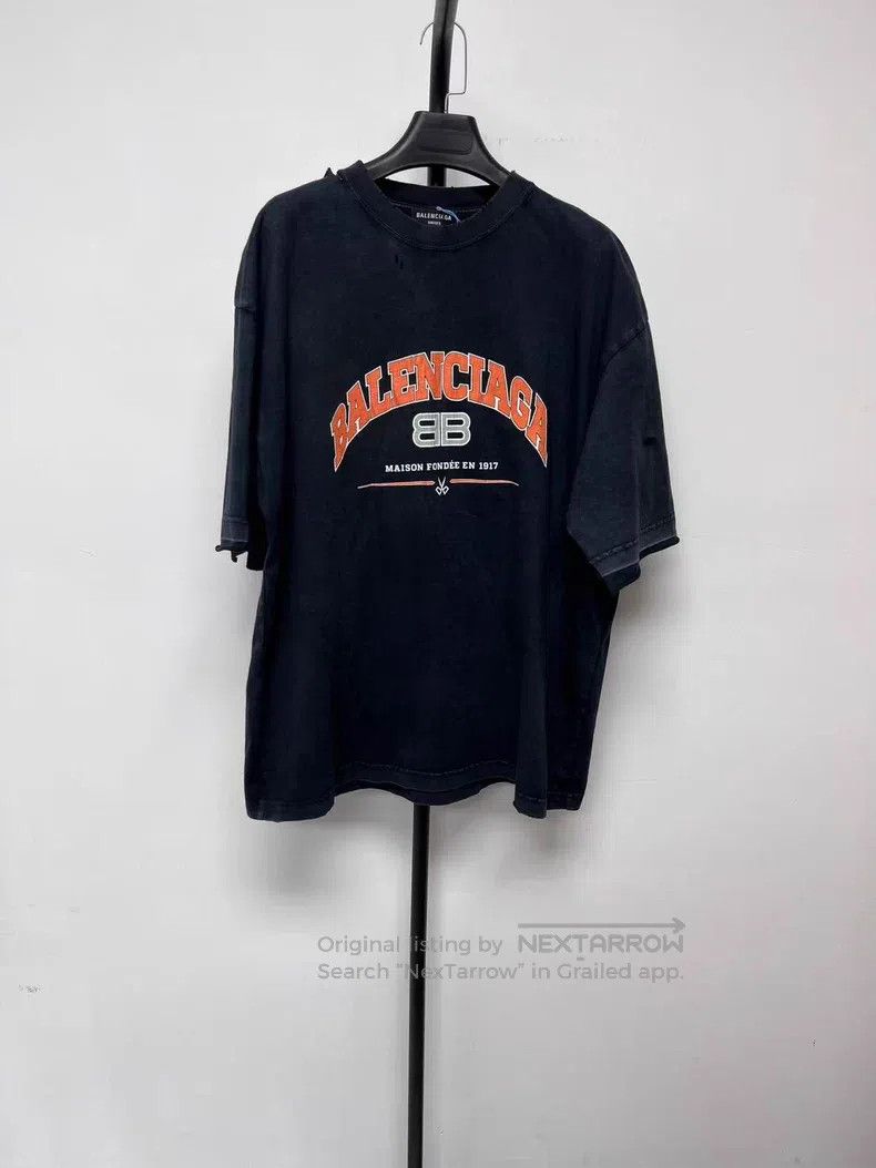 Balenciaga Balenciaga Letter Logo Printed Cracked, Worn, Hole, Distre Size US M / EU 48-50 / 2 - 1 Thumbnail
