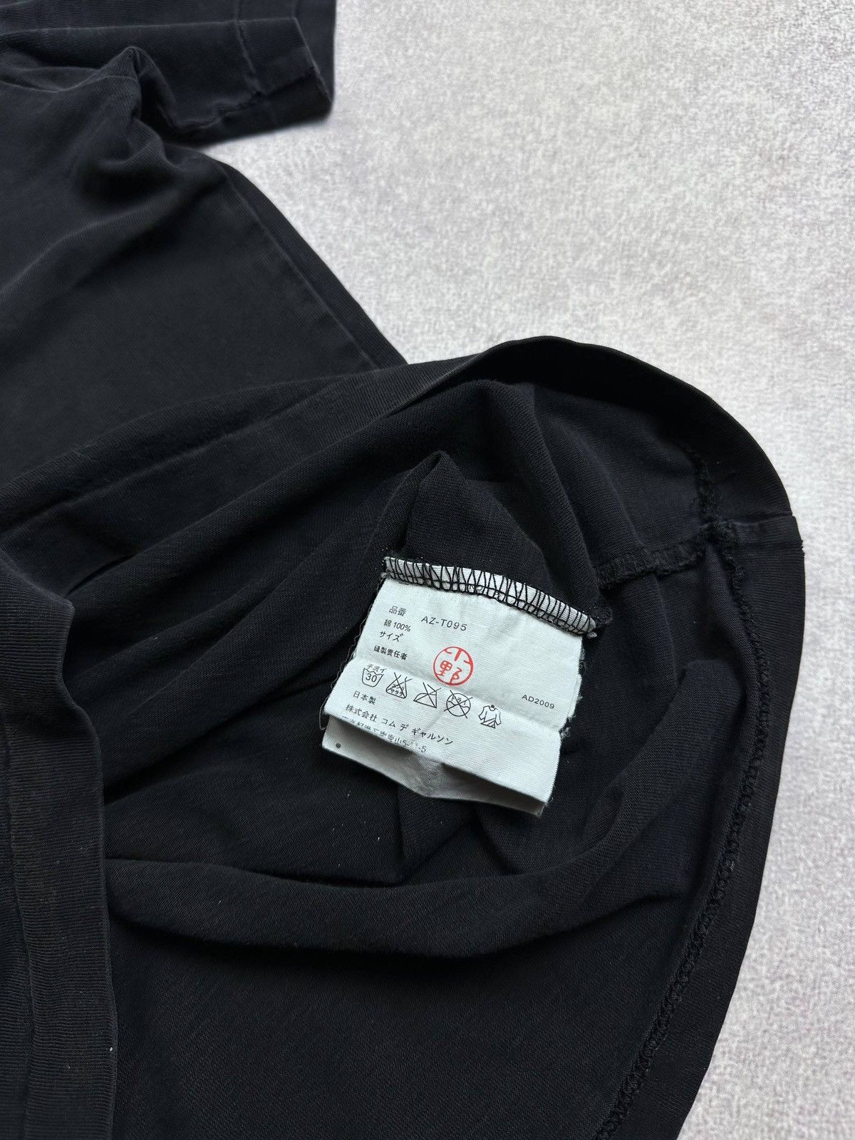 Comme des Garcons Vintage CDG Comme Des Garcons Play Heart T-shirt M Size US M / EU 48-50 / 2 - 5 Thumbnail