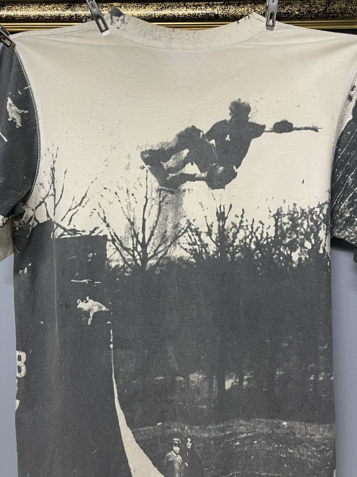 Designer Vintage 1990s Japan Designer Beat Wear Skate Action Art Tee Size US S / EU 44-46 / 1 - 9 Thumbnail