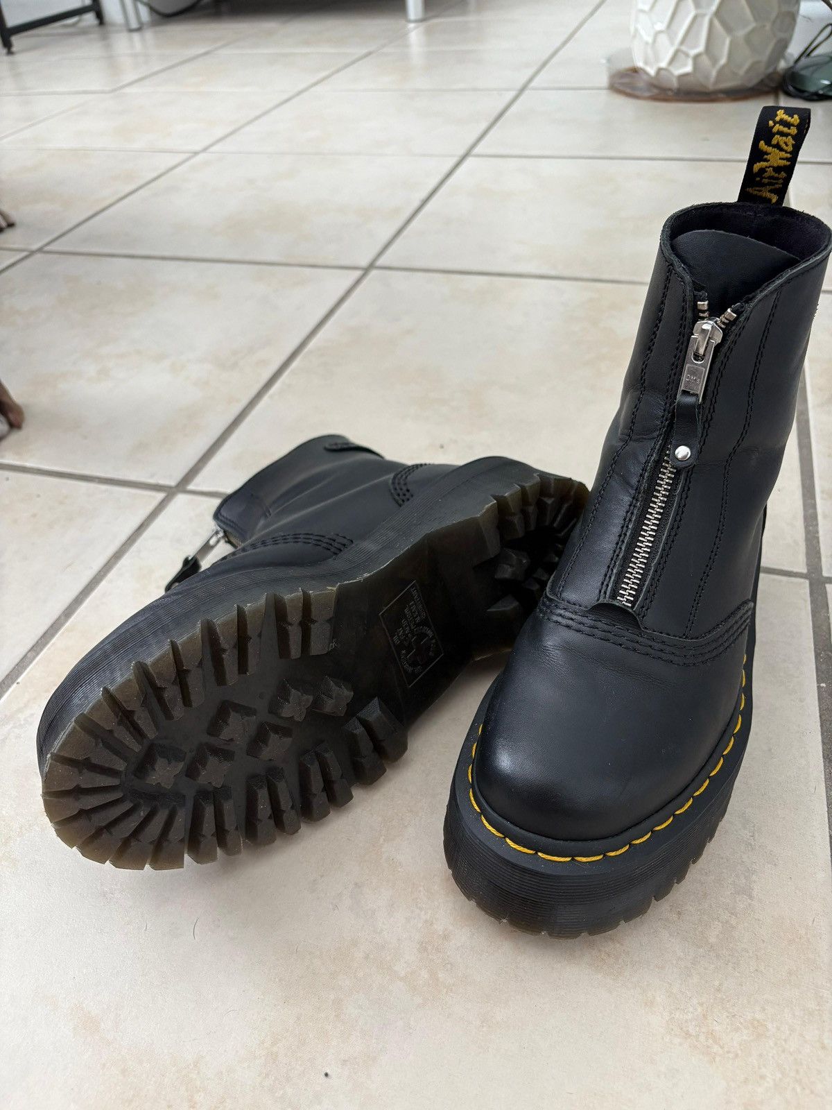Dr. Martens Dr. Martens Boots Size US 8 / IT 38 - 3 Thumbnail