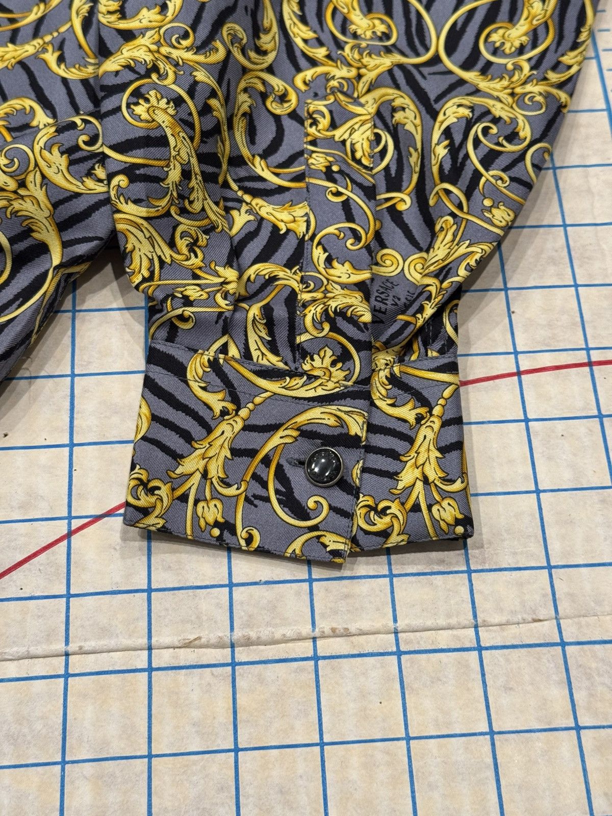 Versace Versace Classic V2 Baroque Silk Print Button Up Mens Medium Size US M / EU 48-50 / 2 - 5 Thumbnail