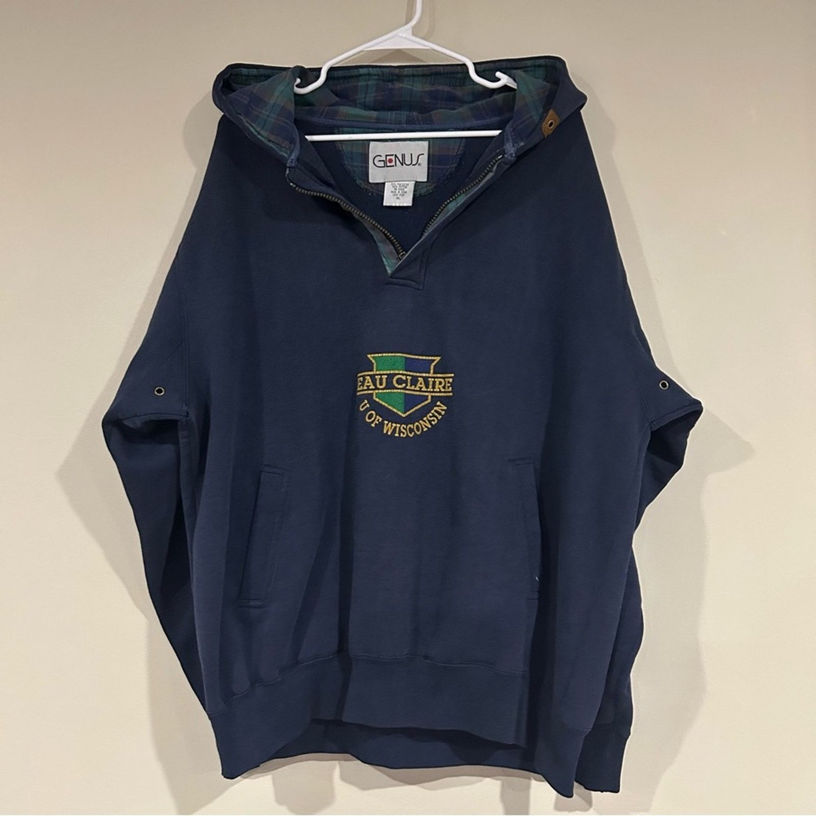 Other Vintage U Of Wisconsin Eau Claire Sweatshirt Size US XL / EU 56 / 4 - 1 Thumbnail