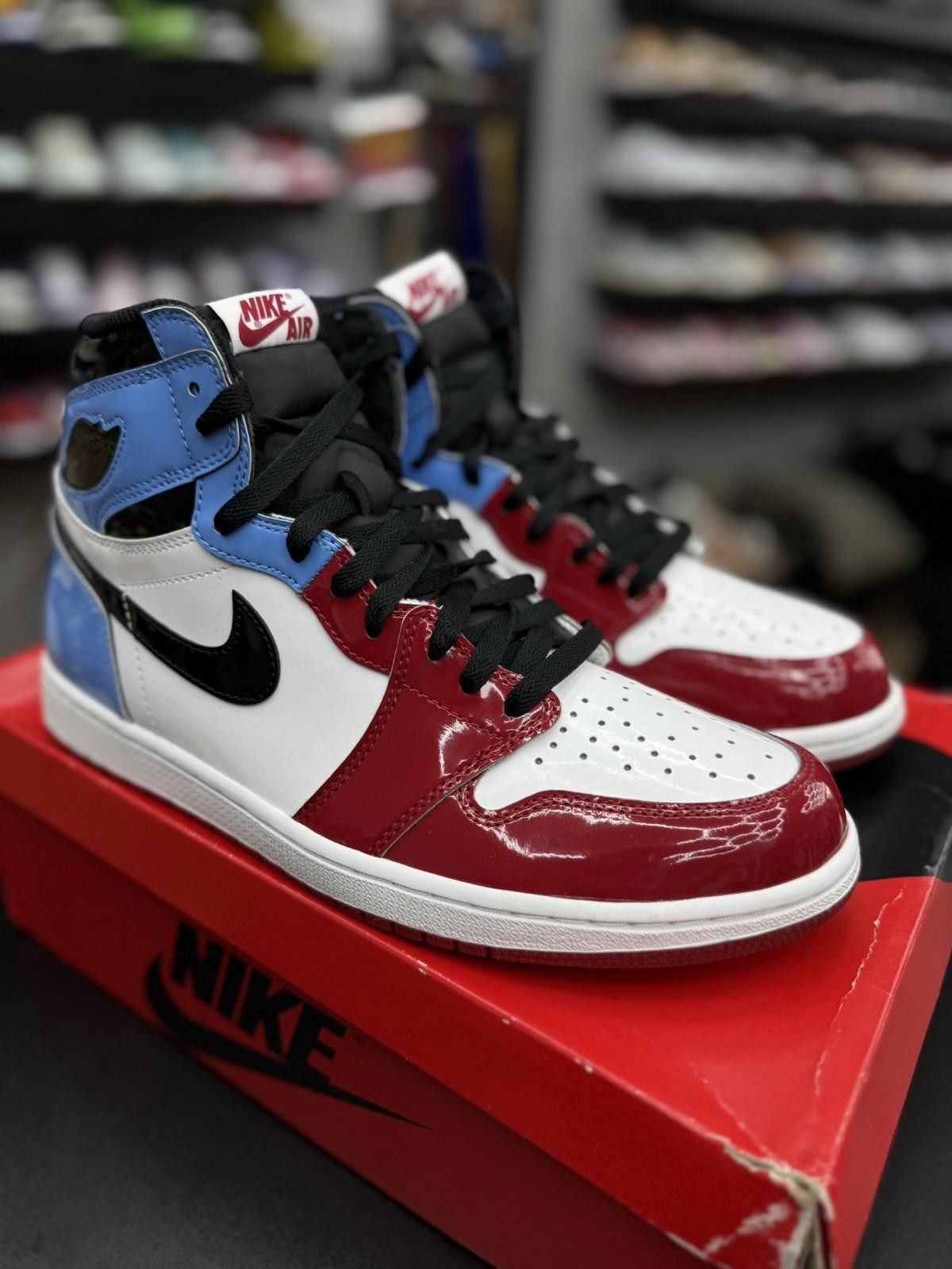 Jordan Brand Jordan 1 Retro High 'Fearless UNC Chicago' (Size 11.5) Size US 11.5 / EU 44-45 - 5 Thumbnail