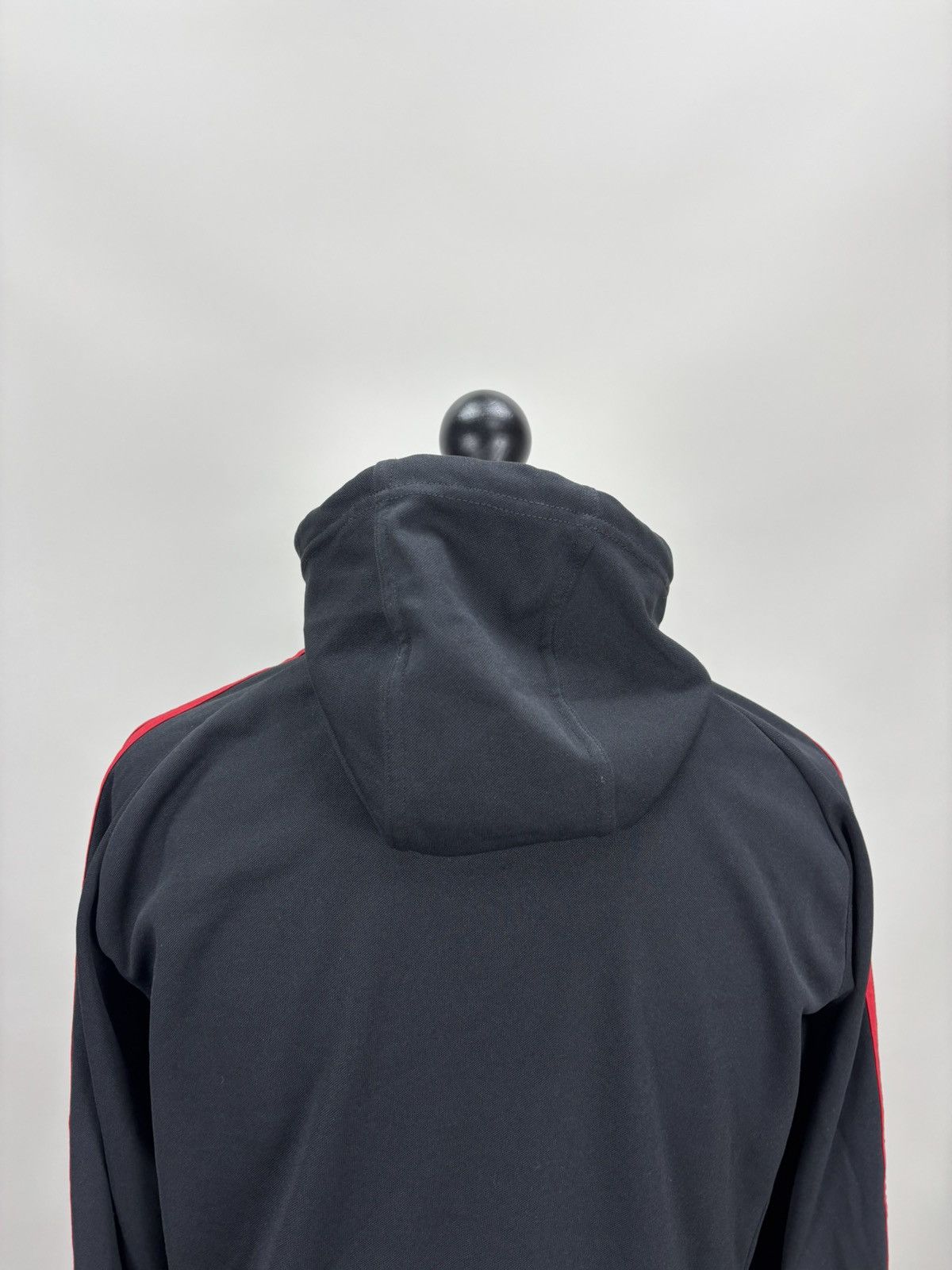 Adidas Mens hoodie Adidas AC 2011-2012 Milan Size M Color Black Size US M / EU 48-50 / 2 - 7 Thumbnail