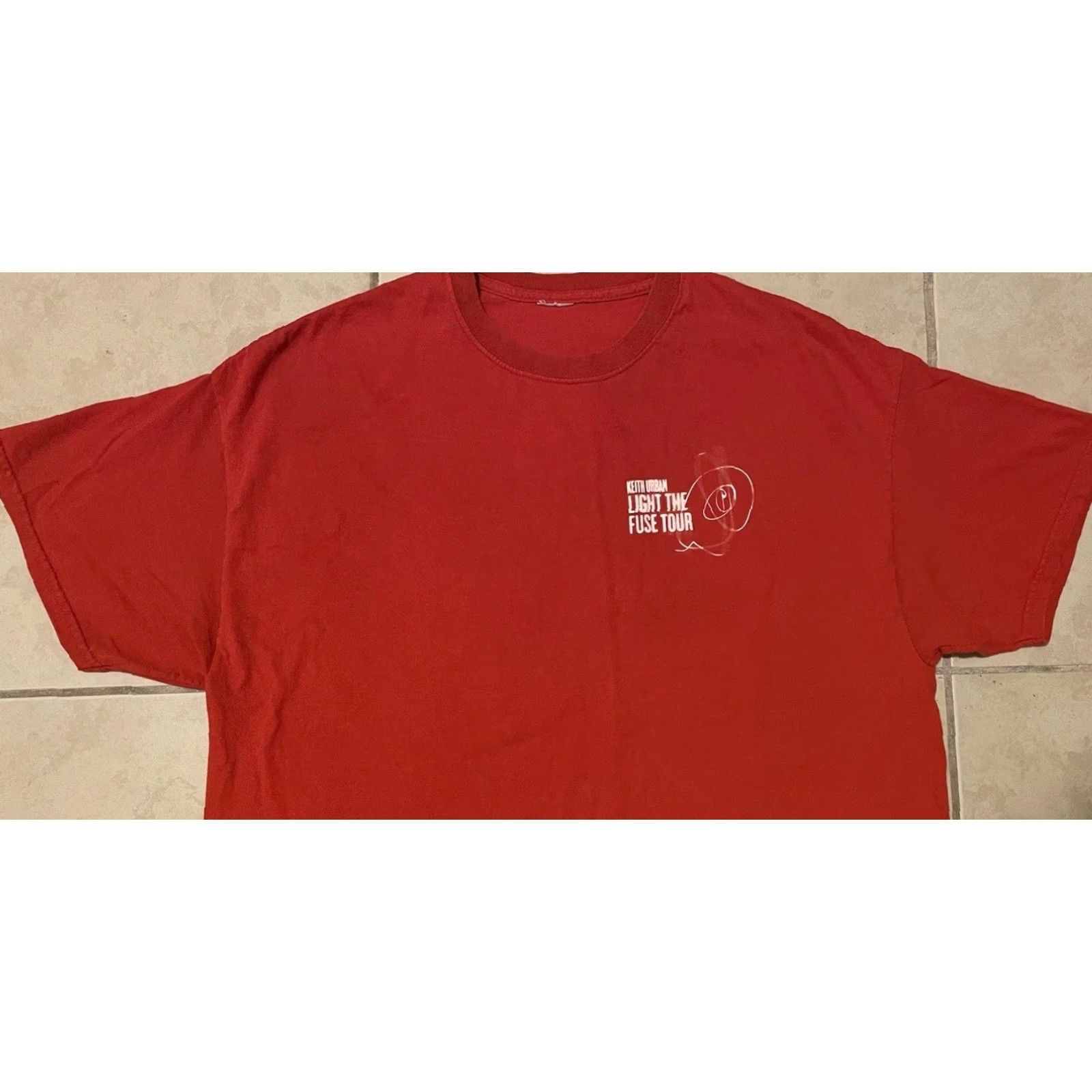 Vintage Vtg Keith Urban 2013 Tour Crew Faded Shirt XL Concert Red Short Sleeve T-Shirt Mens Rock Grunge Vintage Band Tour 2013 USA Country Music George Strait Size US XL / EU 56 / 4 - 7 Thumbnail