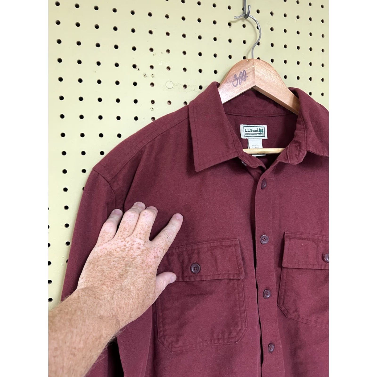 Vintage L.L. Bean Shirt Button-Up Long Sleeve Mens Red Cotton Workwear Casual Brick Sportsman 0 MT03 Regular Size L Size US L / EU 52-54 / 3 - 5 Thumbnail