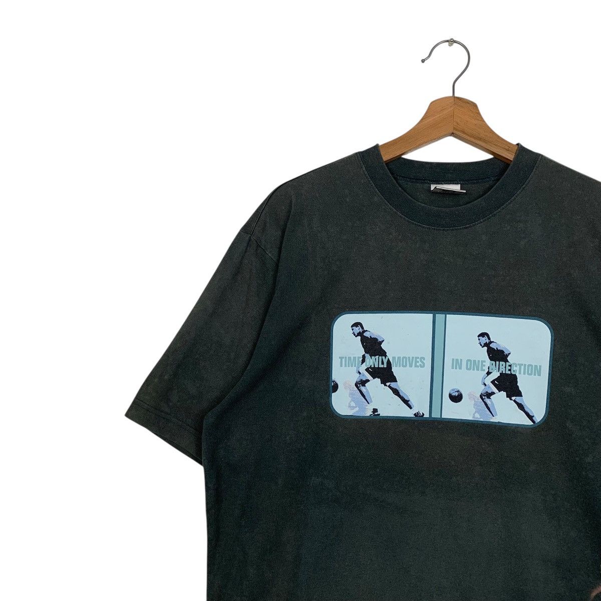 Nike Vintage 90s Nike Football T-shirt Size US M / EU 48-50 / 2 - 7 Thumbnail