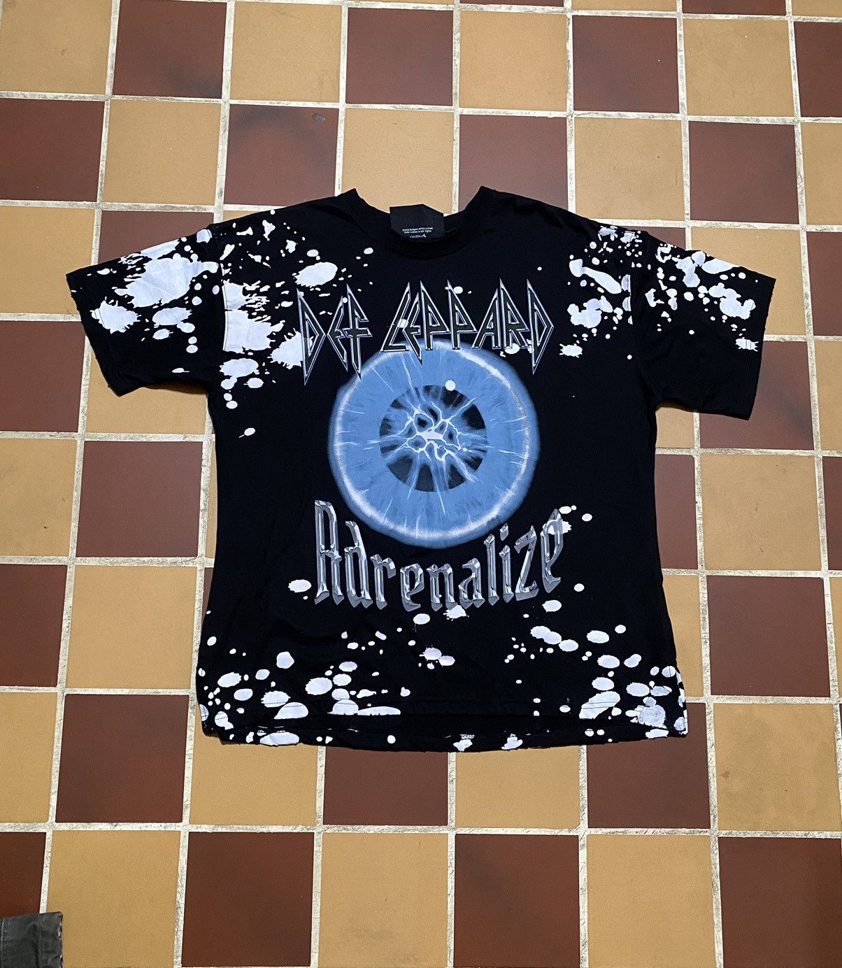 Band Tees Vintage Def Leppard Adrenalize Tour band shirt Size US M / EU 48-50 / 2 - 1 Thumbnail
