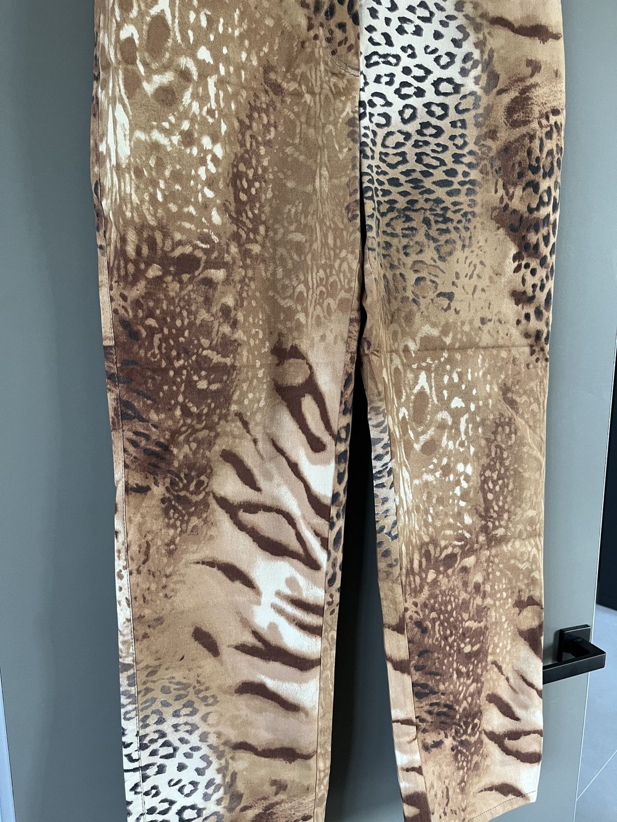 Ferre × Gianfranco Ferre Gianfranco Ferre Leopard Pattern Print Pants Size US 38 / EU 54 - 11 Thumbnail