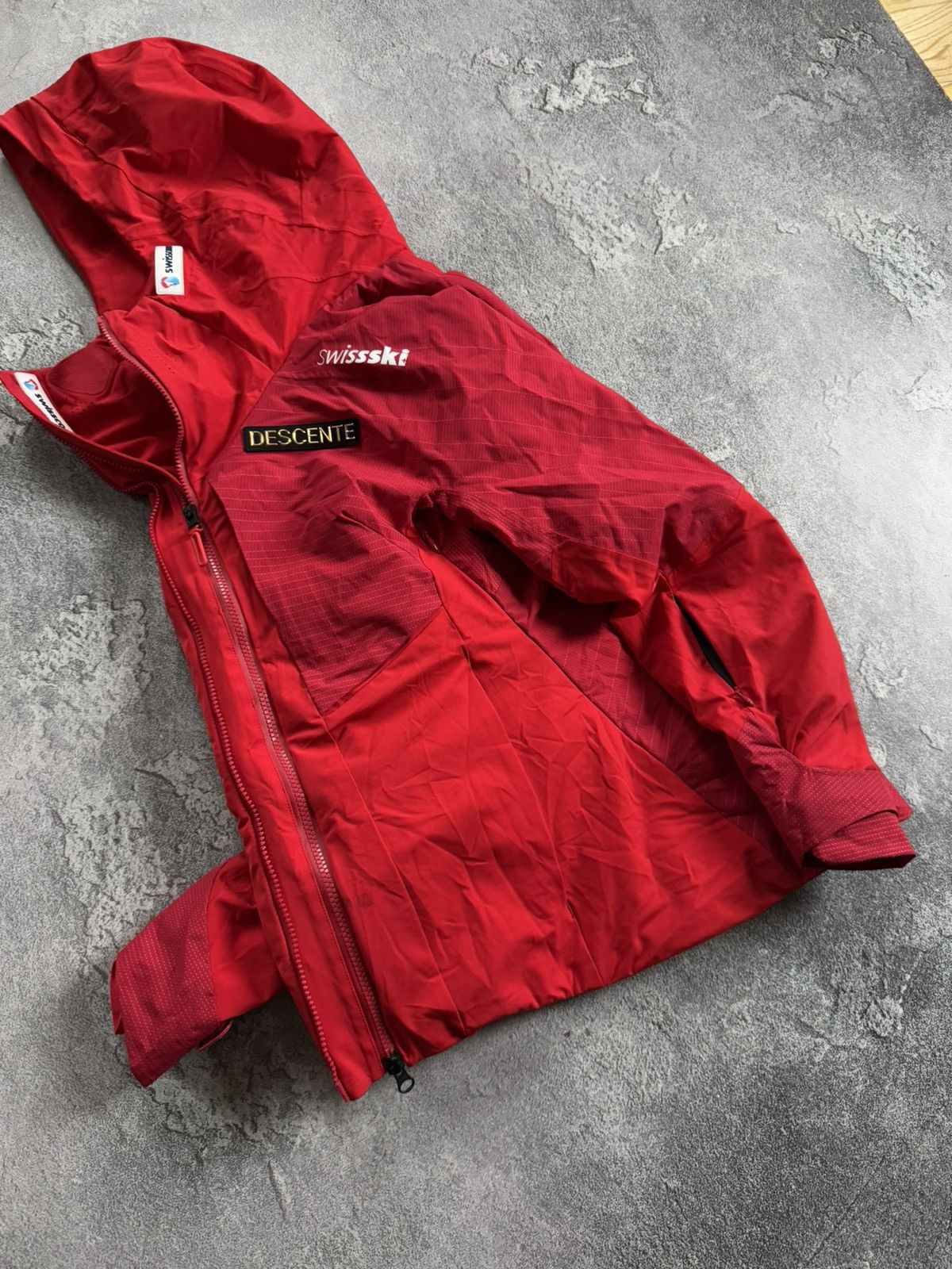 Descente Descente 38/M Wmns Swisscom ski snowboarding jacket zip Size M / US 6-8 / IT 42-44 - 25 Thumbnail