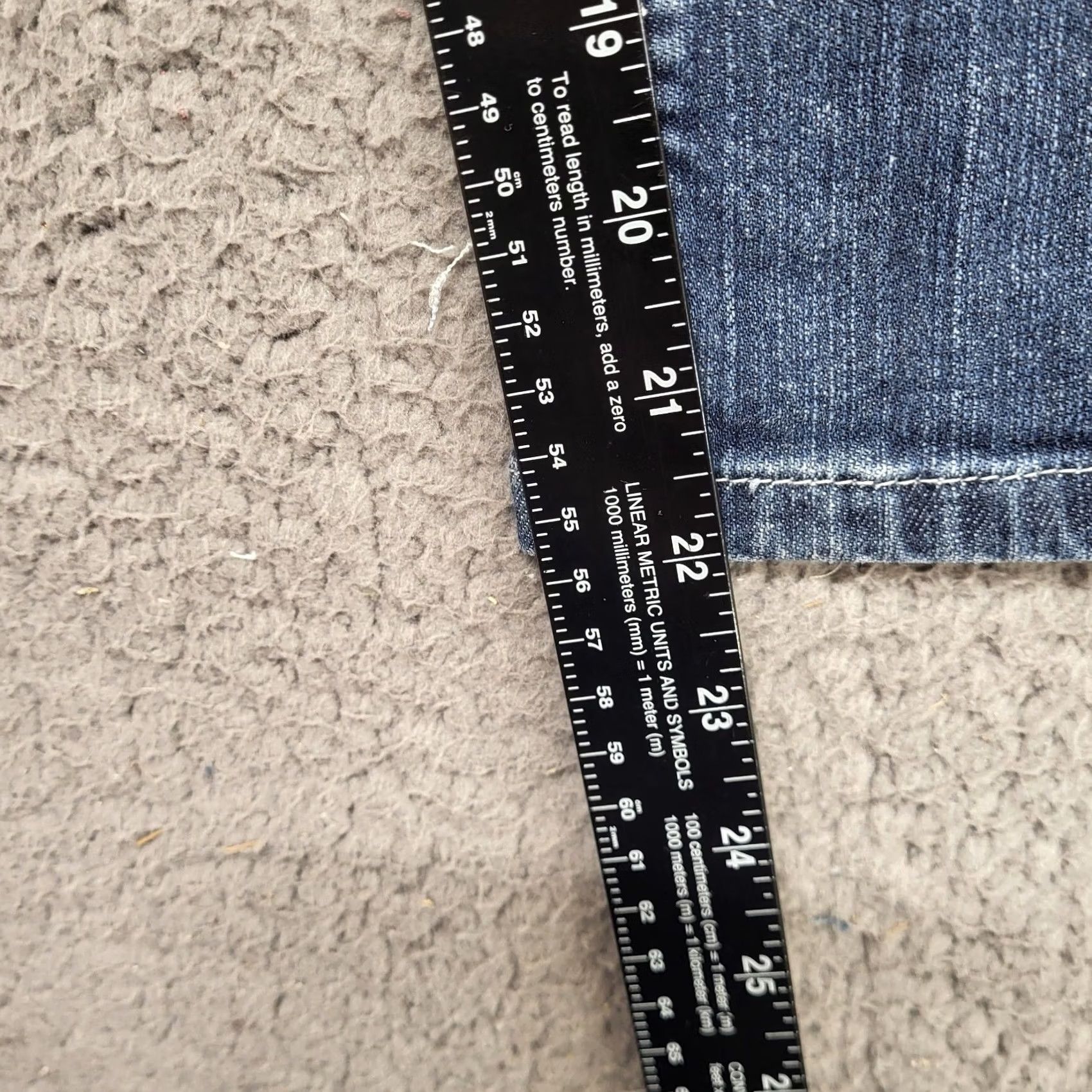 Grace in LA Grace In LA Capri Women's Size 13/30 Blue Jeans Rhinestone Embroidered Cross EUC Jeans Size 34" / US 12 / IT 48 - 6 Thumbnail