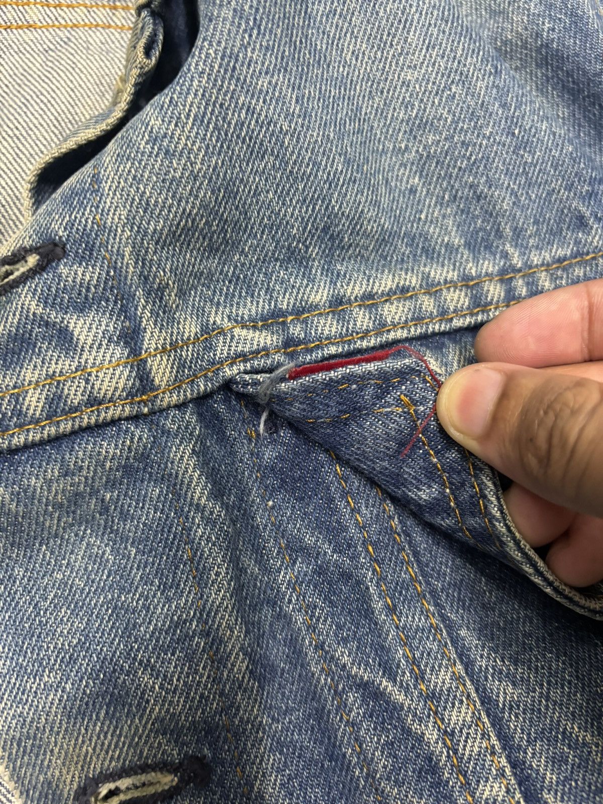 Levi's 🔥VINTAGE LEVIS 70505 BUTTON 52 DENIM TRUCKER JACKET Size US M / EU 48-50 / 2 - 15 Thumbnail