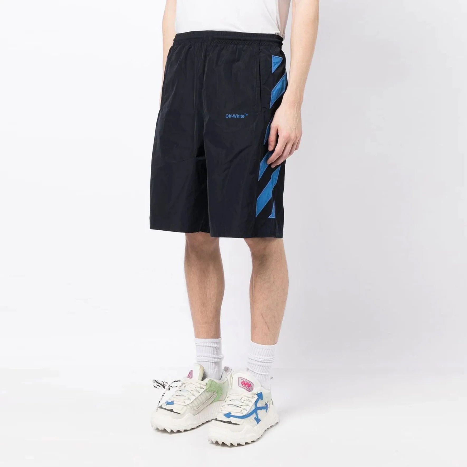 Off-White o1gr1nt0125 Diag Outline Track Short in Outer Space Size US 28 / EU 44 - 3 Thumbnail