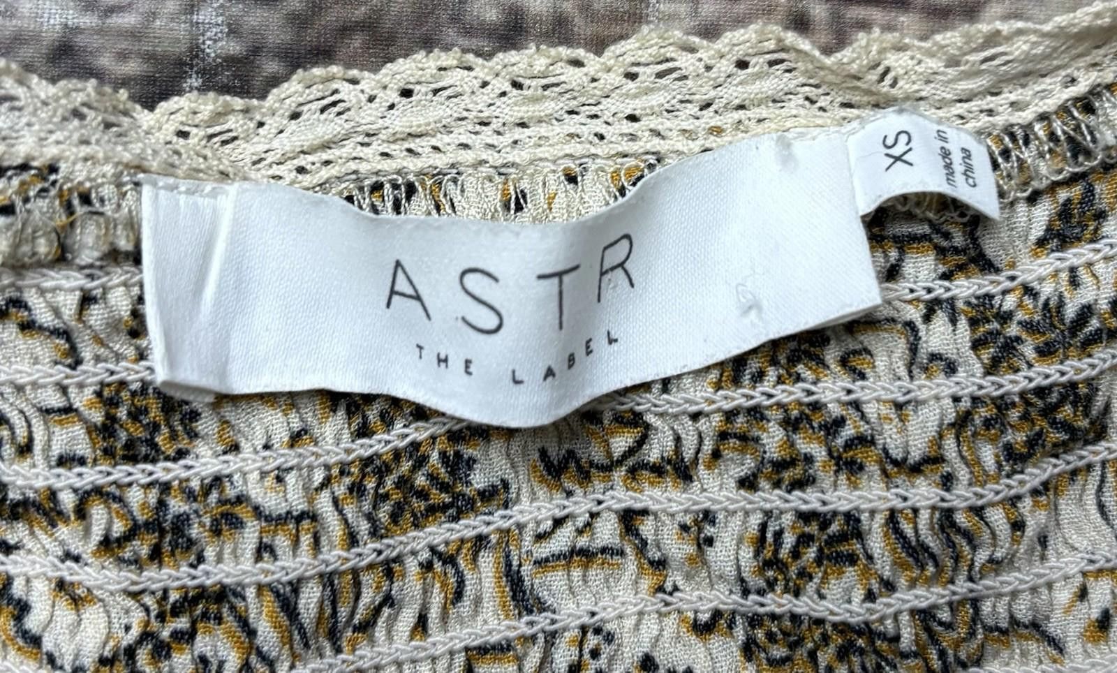 AUTRY ASTR The Label Top Womens XS Petite Floral Ruffled Crop Puff Size XS / US 0-2 / IT 36-38 - 2 Thumbnail