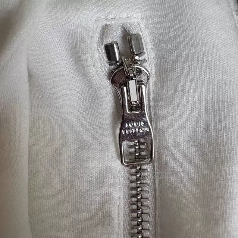 Louis Vuitton Louis Vuitton size s White Sport Drawstring Pants Sweatpant Size US 28 / EU 44 - 6 Thumbnail