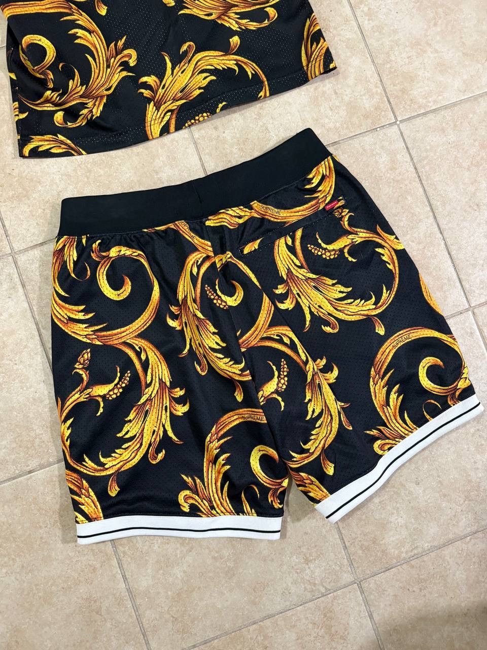 Nike × Supreme Nike x Supreme FW14 Foamposite Basketball Jersey & shorts S Size US S / EU 44-46 / 1 - 6 Thumbnail