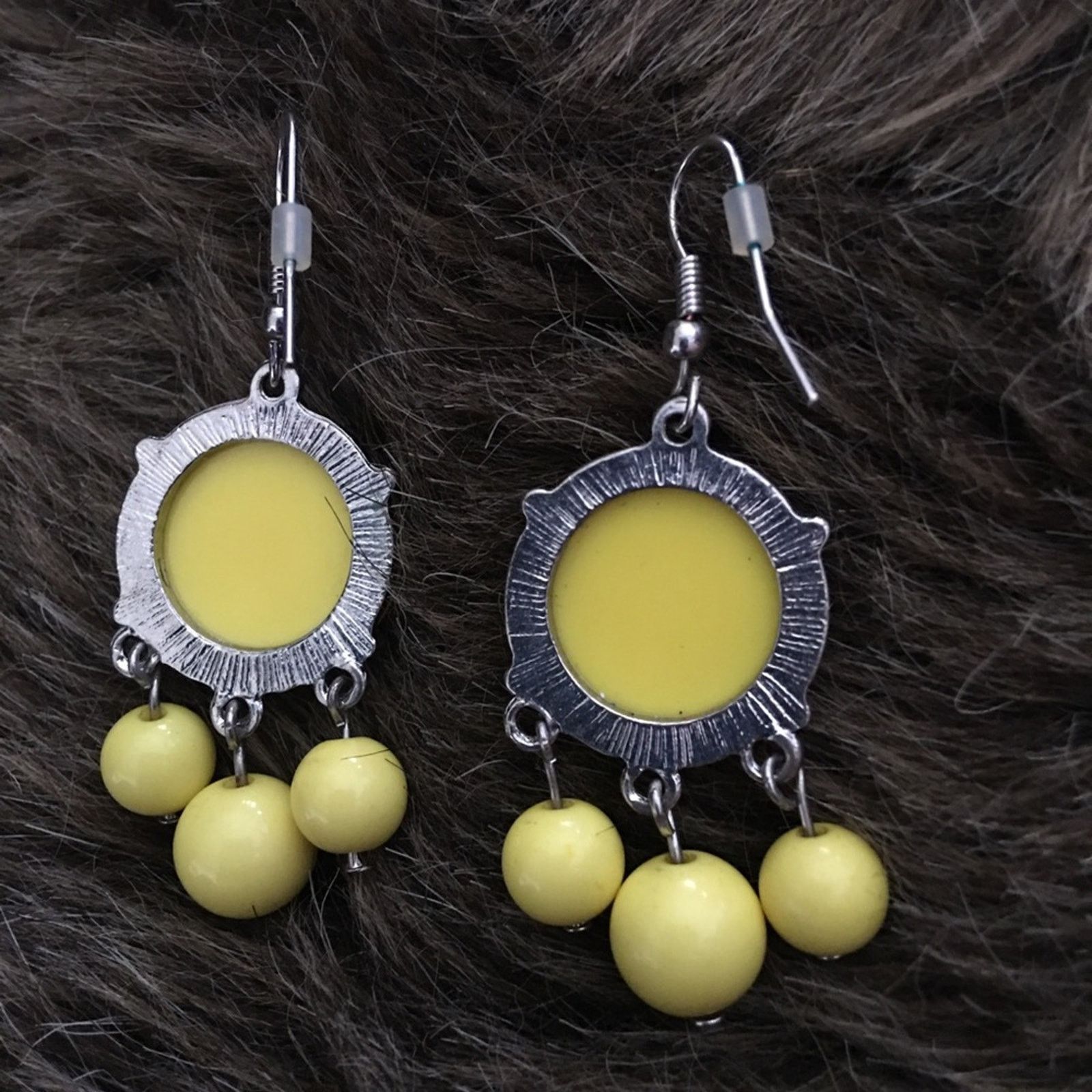 Jewelry Yellow dangle bead fish hook earrings Size ONE SIZE - 2 Thumbnail