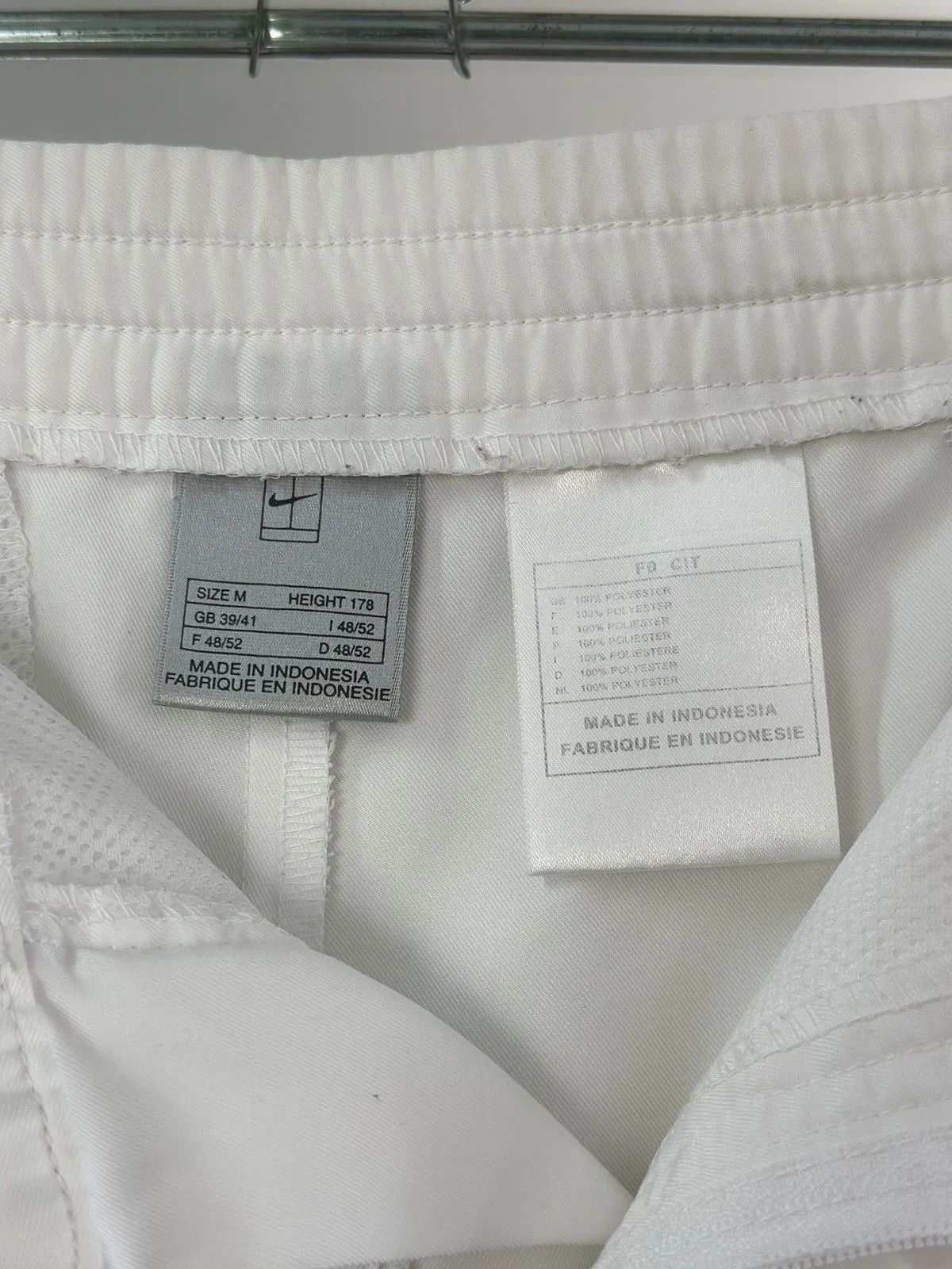 Nike Vintage Nike Shorts Court Swoosh Y2K white Federer Golf Size US 32 / EU 48 - 12 Thumbnail