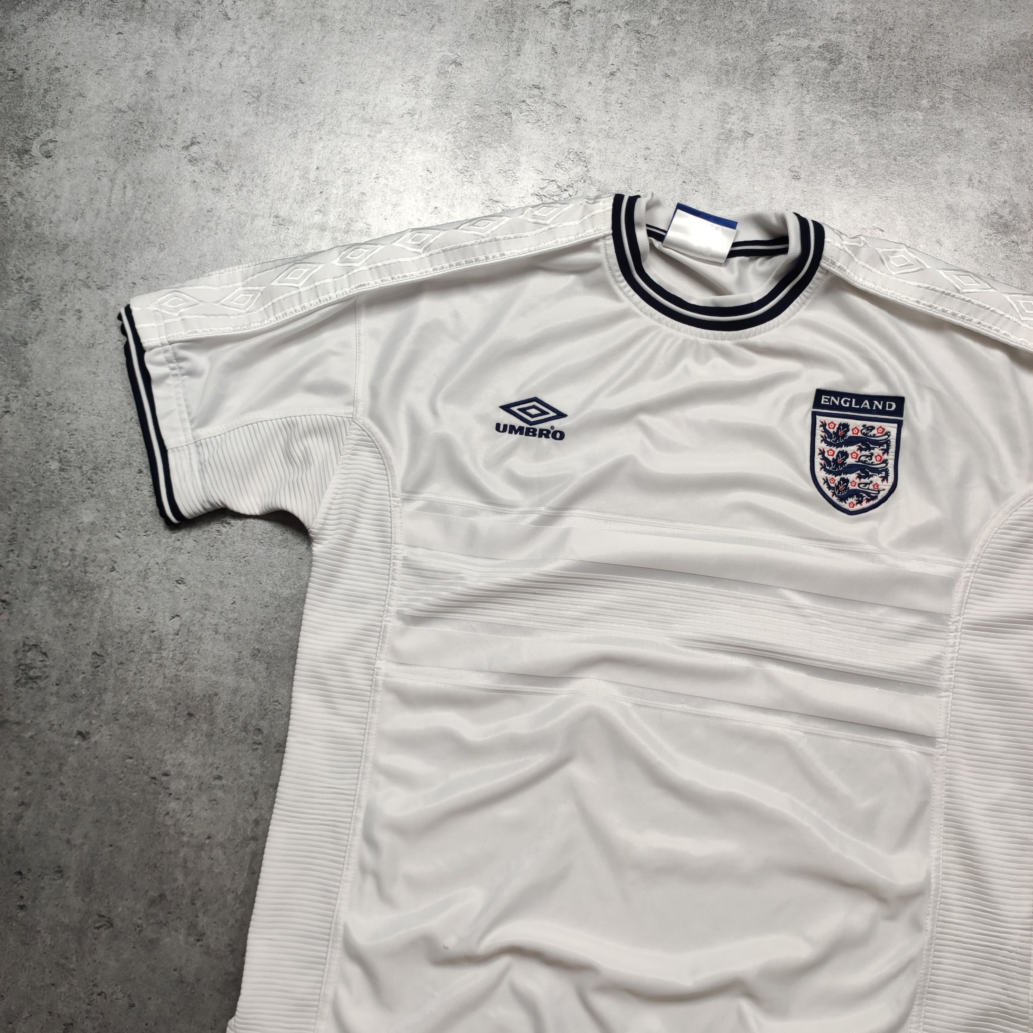 Vintage Vintage OG 1999 Umbro x England National Team Jersey Size US L / EU 52-54 / 3 - 3 Thumbnail