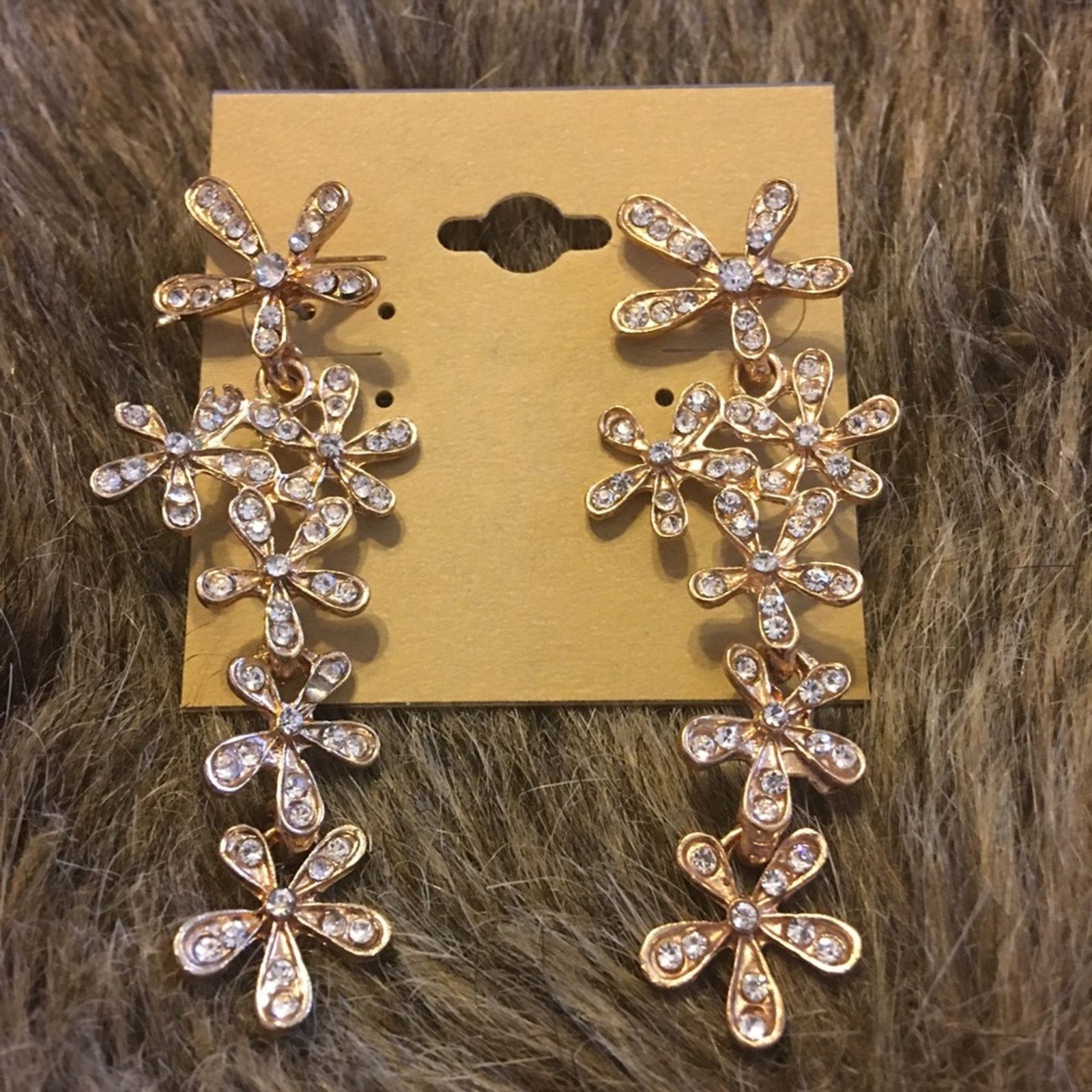 Vintage Vintage gold rhinestone floral cluster earrings Size ONE SIZE - 2 Thumbnail