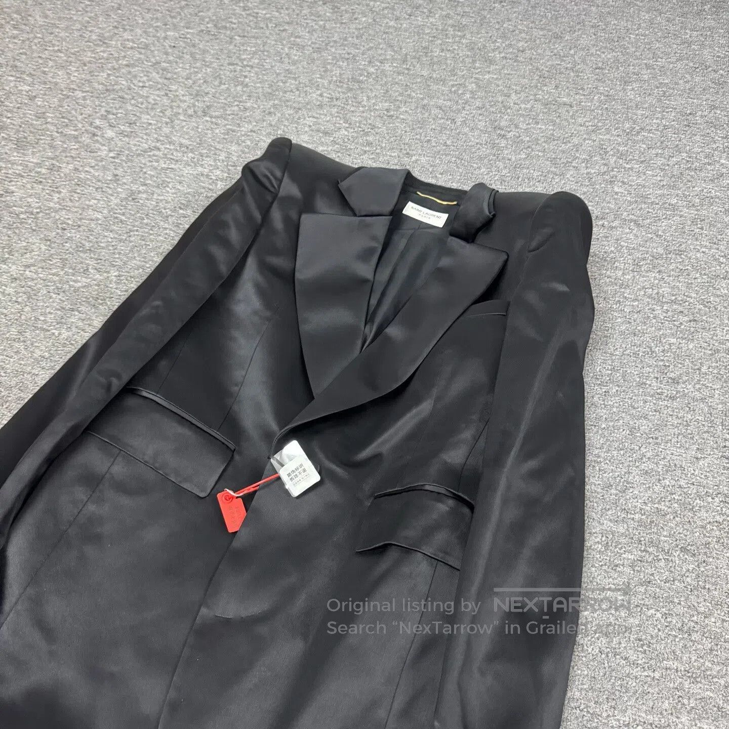 Saint Laurent Paris Saint Laurent Paris size 34 Sleeve cuffs with sequins; tail Size XS / US 0-2 / IT 36-38 - 3 Thumbnail