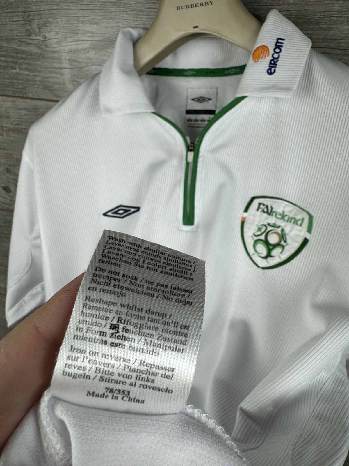 Umbro OFFICIAL UMBRO PRODUCT FAlreland SIZE L Size US L / EU 52-54 / 3 - 13 Thumbnail