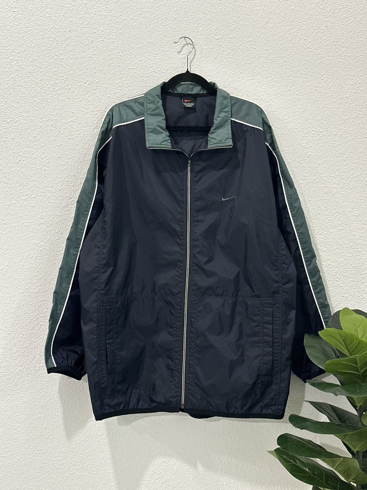 Nike Vintage 90s Nike Windbreaker Jacket Navy XL Size US XL / EU 56 / 4 - 3 Thumbnail