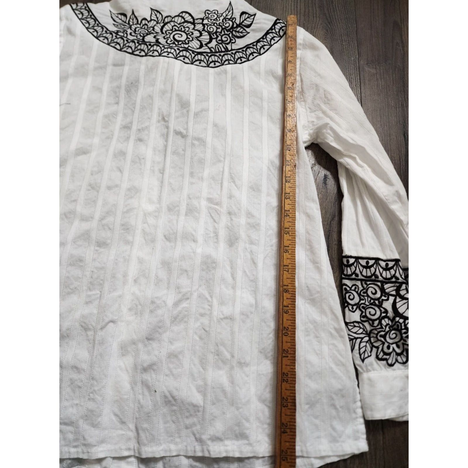 Bob Mackie Bob Mackie Wearable Art Women's Embroidered White Floral Long Sleeve Shirt Size M / US 6-8 / IT 42-44 - 2 Thumbnail