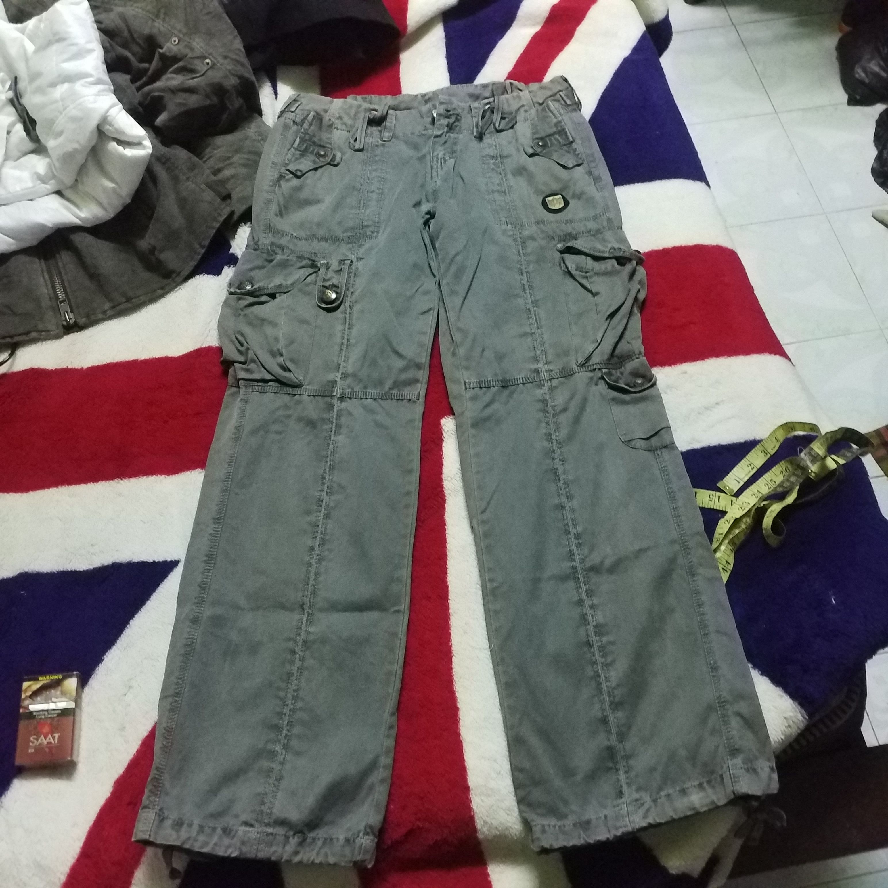 Japanese Brand LOW RISE CARGO MULTI POCKET ARMY BONDAGE STYLE Size 36" / US 14 / IT 50 - 1 Thumbnail