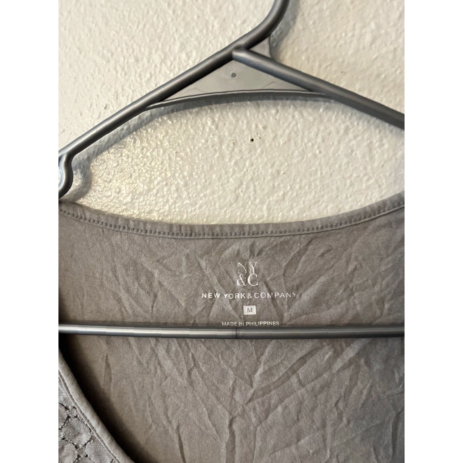 Vintage WOMENS New York & Company T Shirt NY City Gray M Medium Shirt Women Size M / US 6-8 / IT 42-44 - 2 Thumbnail