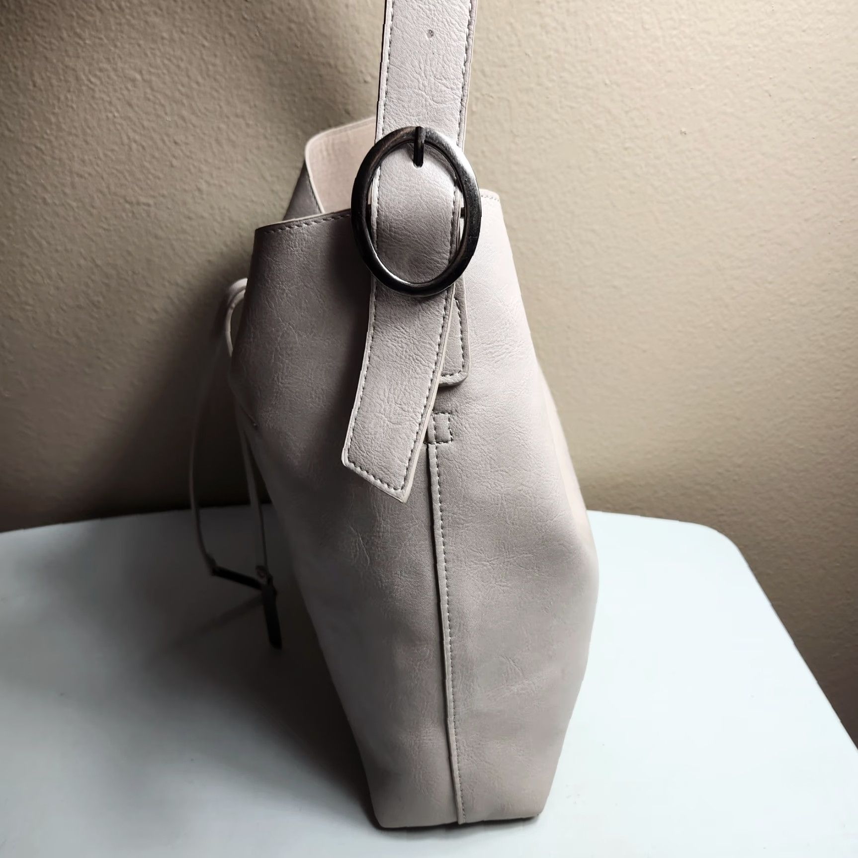 Vintage Joy Susan Tote Bag Beige Large 2-In-1 Convertible Vegan Leather Single Strap Womens Bag Size ONE SIZE - 5 Thumbnail