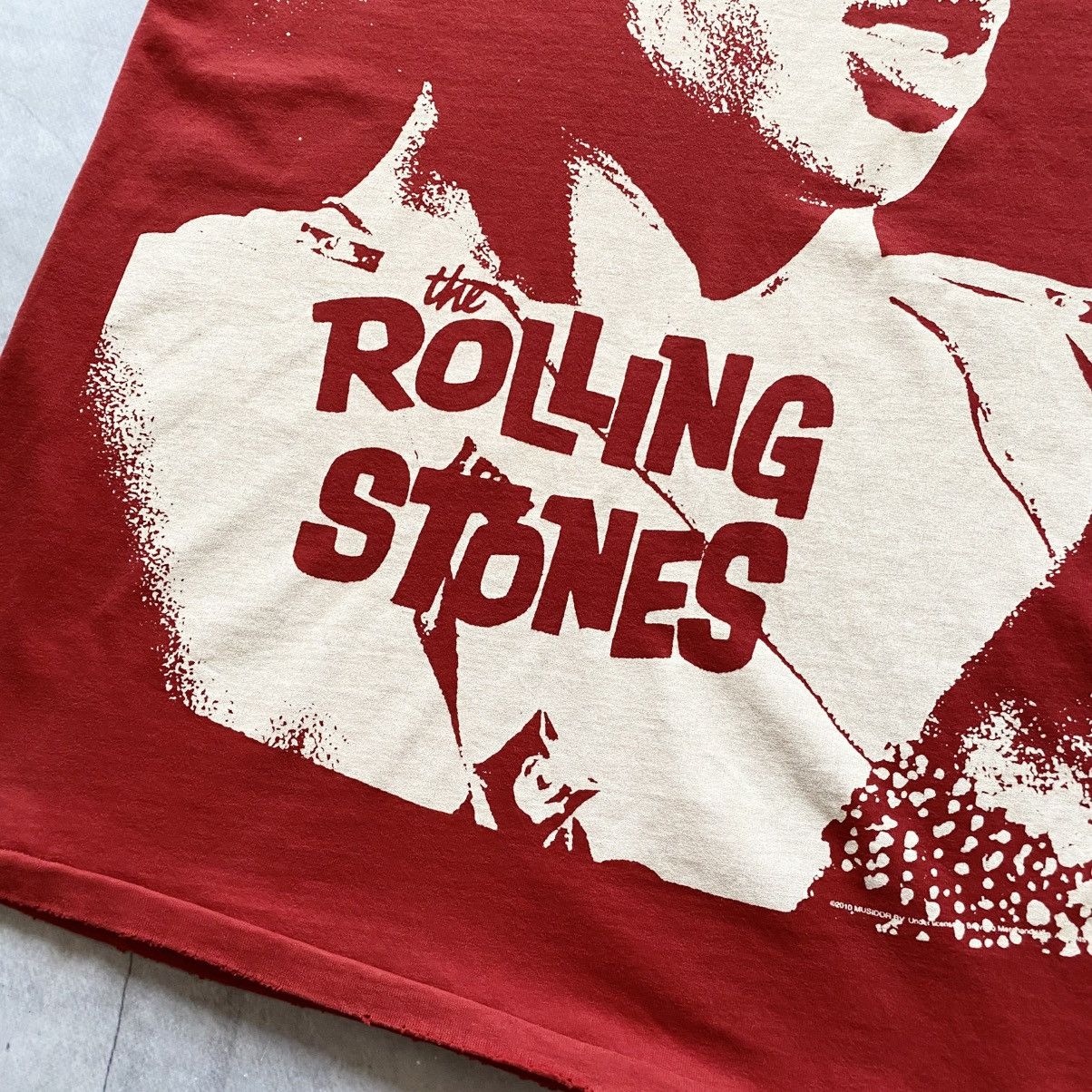 Vintage Rolling Stones 2010 All Over Print Fabric Distressed T-Shirt Size US XL / EU 56 / 4 - 3 Thumbnail
