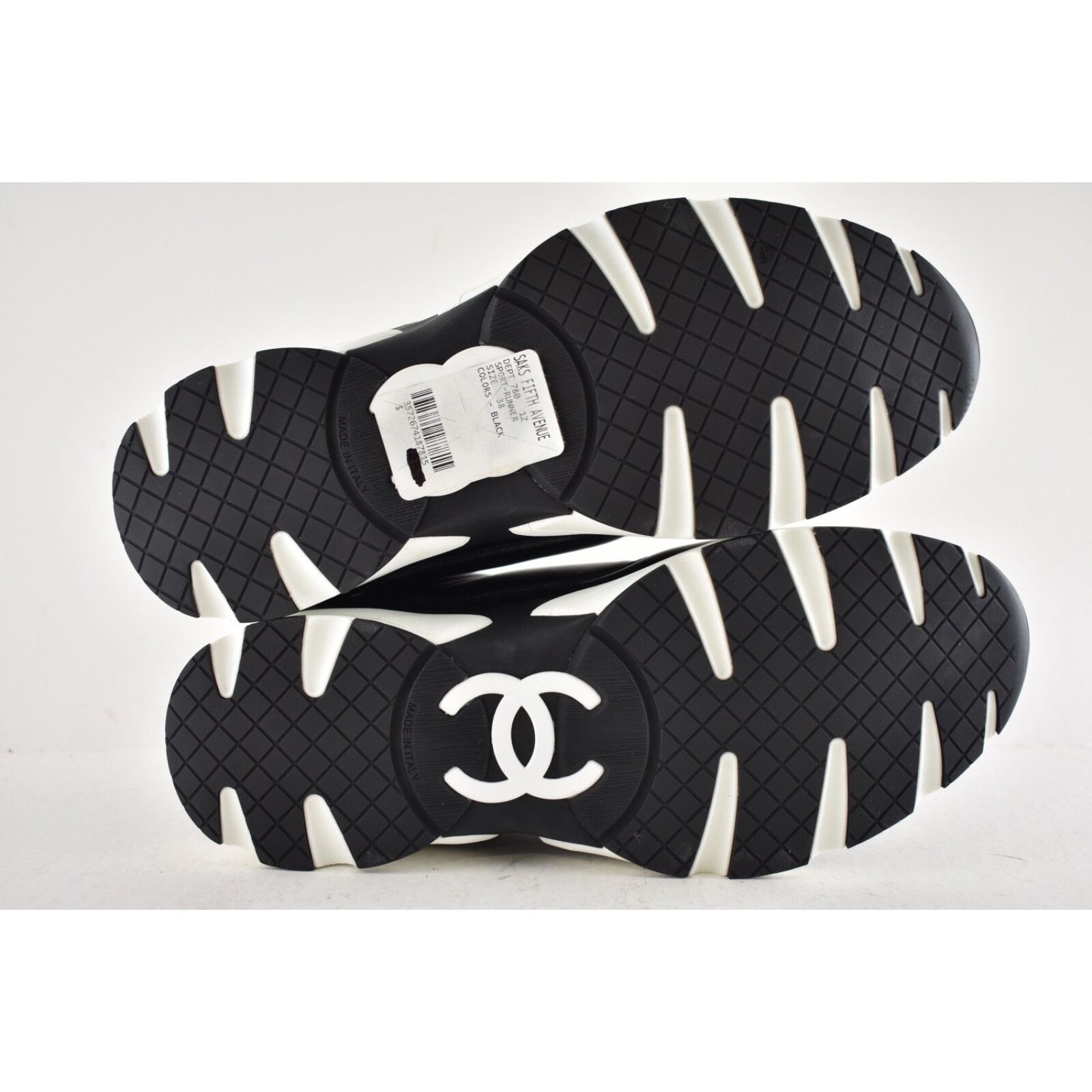 Chanel Chanel Calfskin Leather White CC Logo Flat Runner Sneaker 38 Size US 8 / IT 38 - 12 Thumbnail