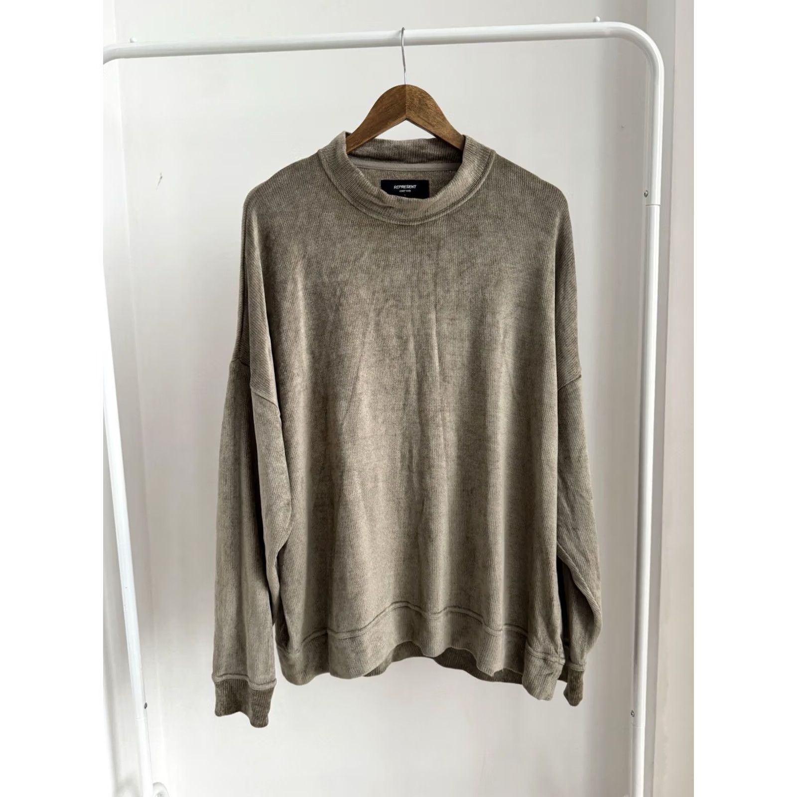 Vintage VINTAGE Represent Beige Sweater 100% Viscose Oversized Fit Size L Men Size US L / EU 52-54 / 3 - 2 Thumbnail