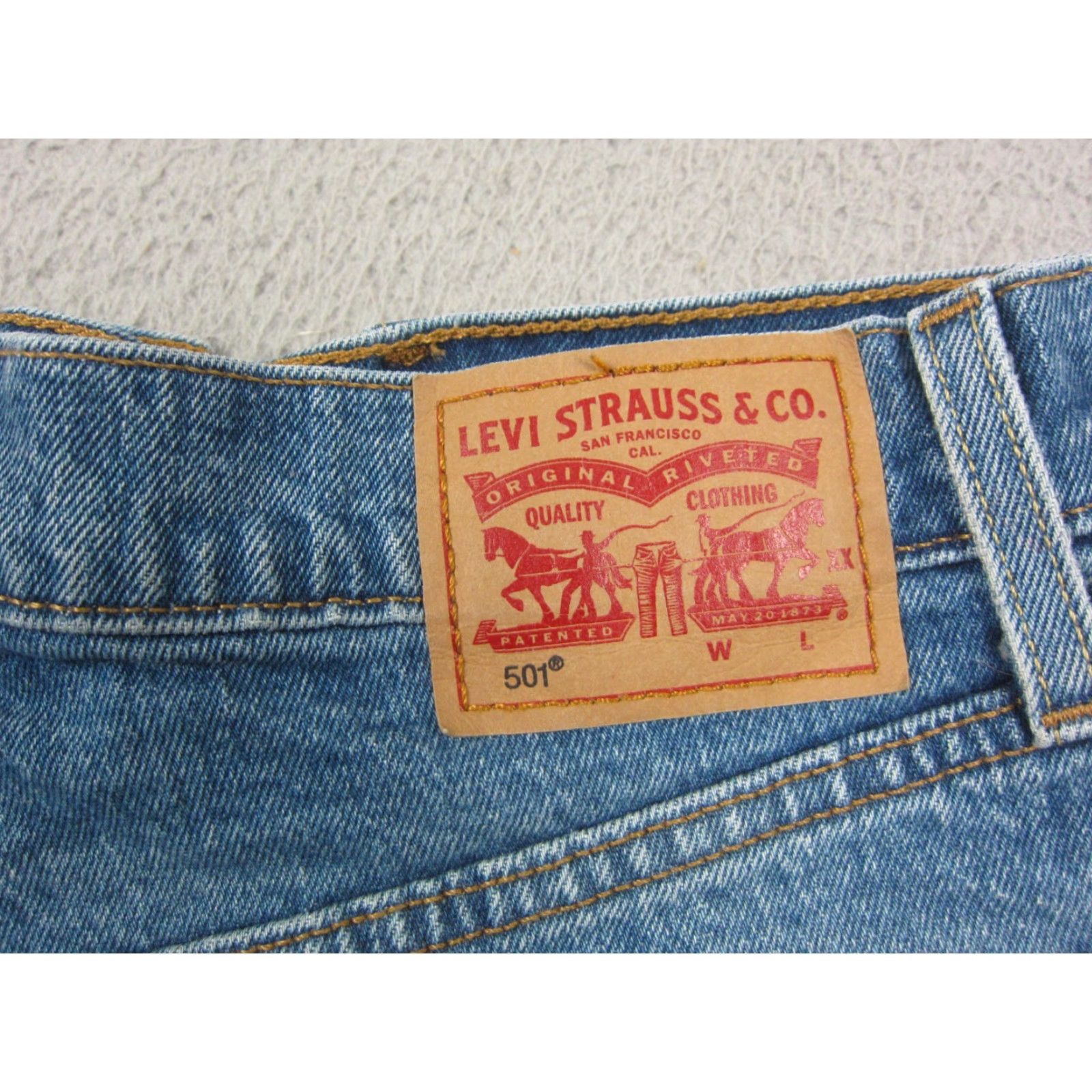 Levi's Levis 501 Jean Shorts Womens Size 26 Blue Denim Cut Offs Button Fly Jorts Jeans Shorts Womens 26 Blue Denim Cut-Off 501 Jean Shorts Womens 26 Levis Size 26" / US 2 / IT 38 - 2 Thumbnail